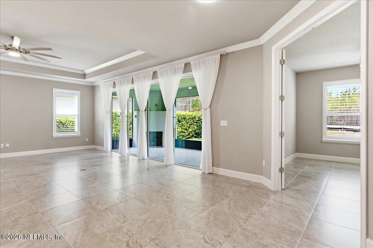 205 HEATHERWOOD Court