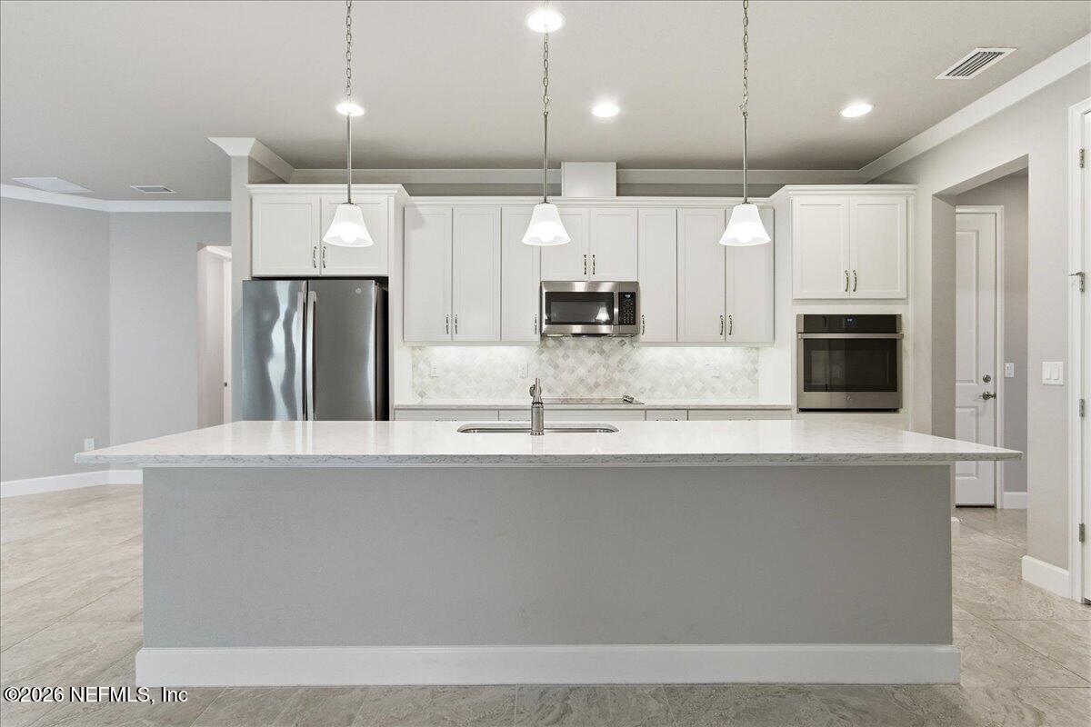 205 HEATHERWOOD Court