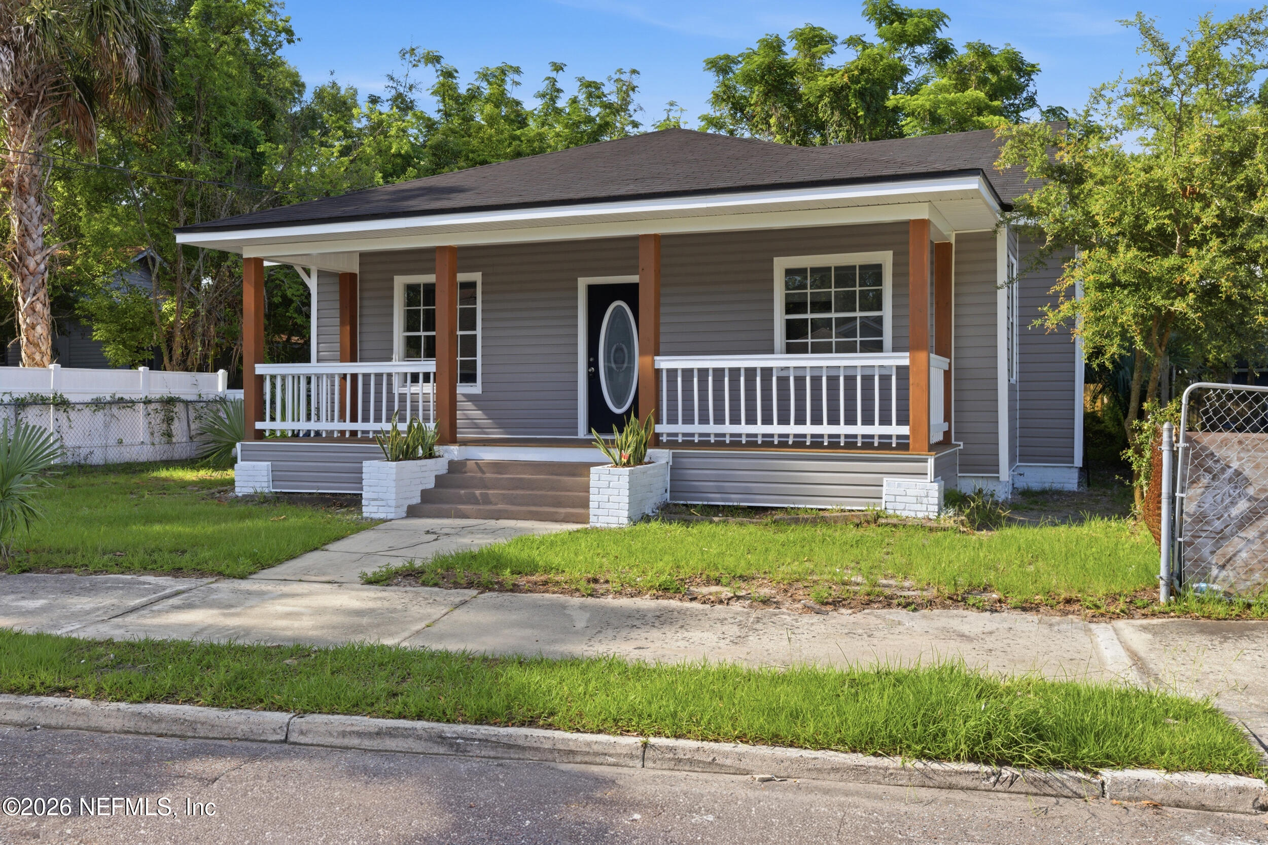408 W 23RD Street