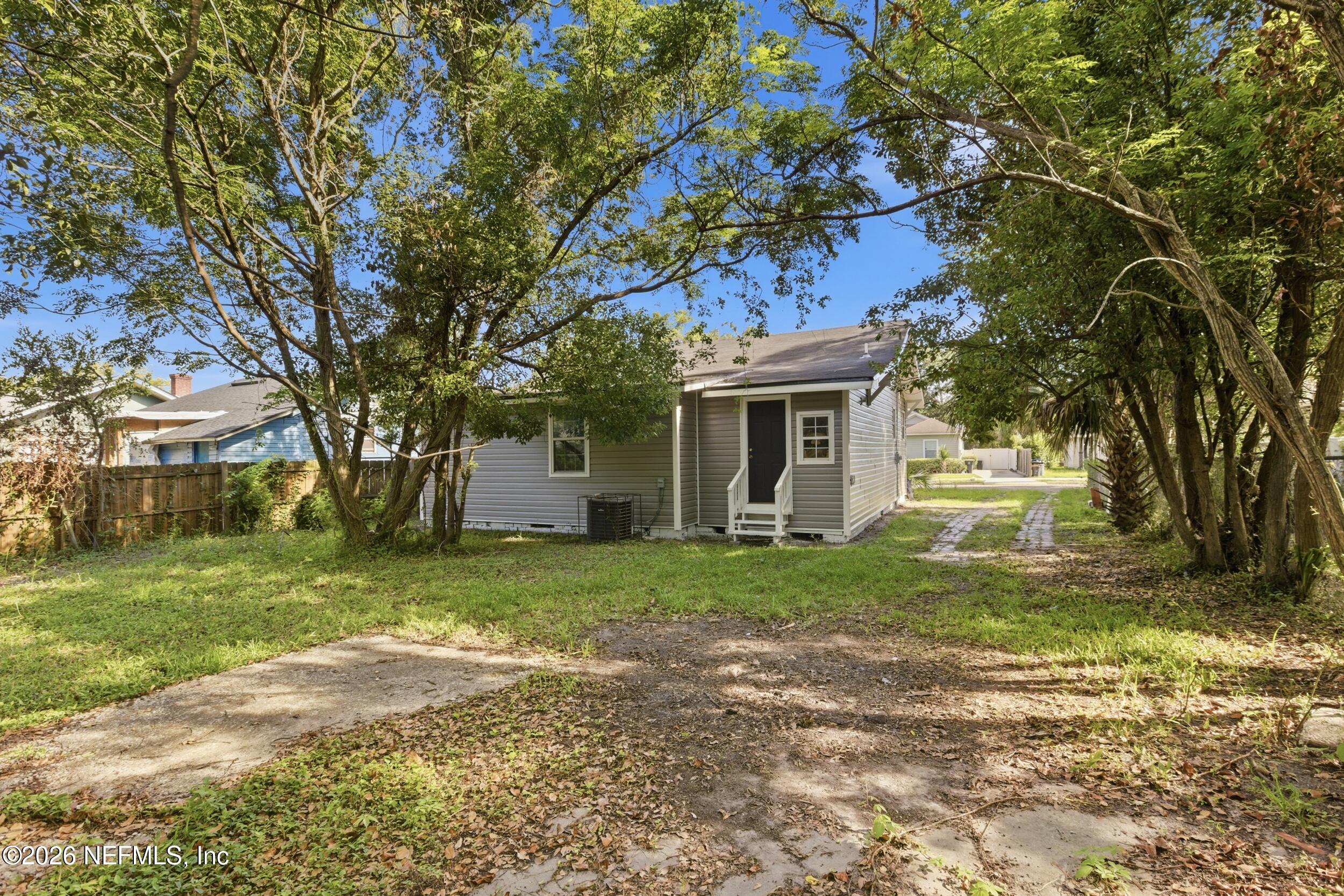 408 W 23RD Street