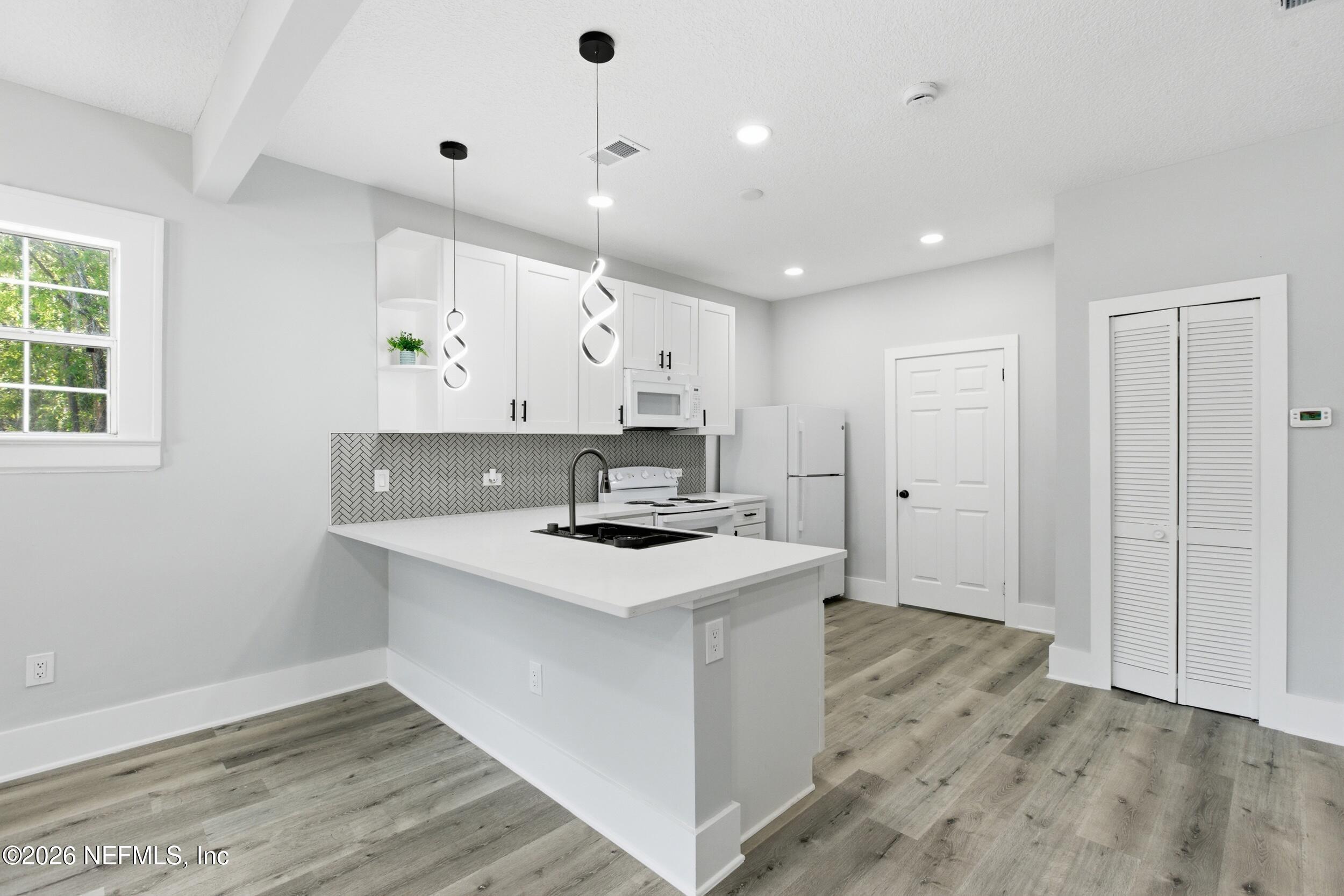 408 W 23RD Street