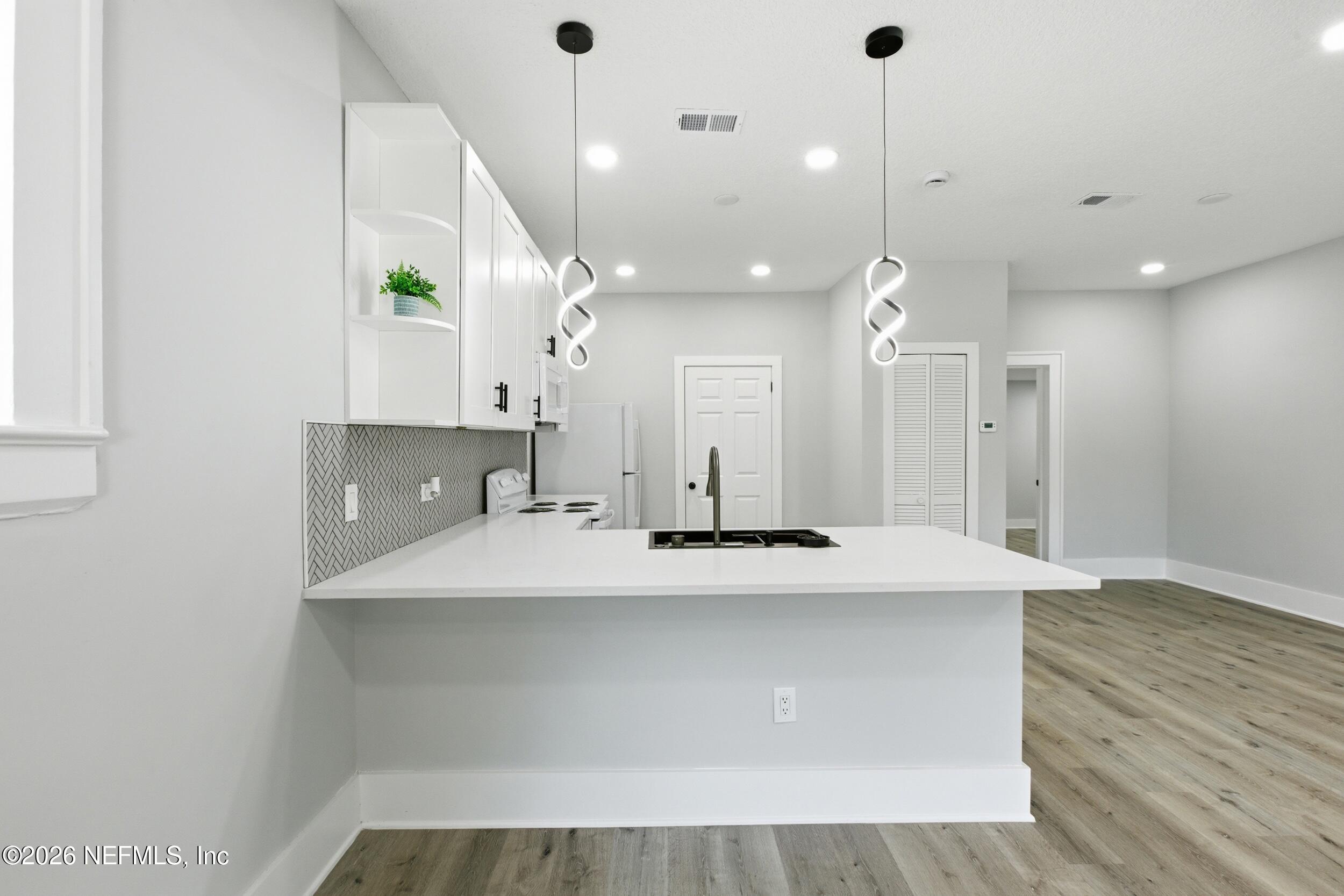 408 W 23RD Street
