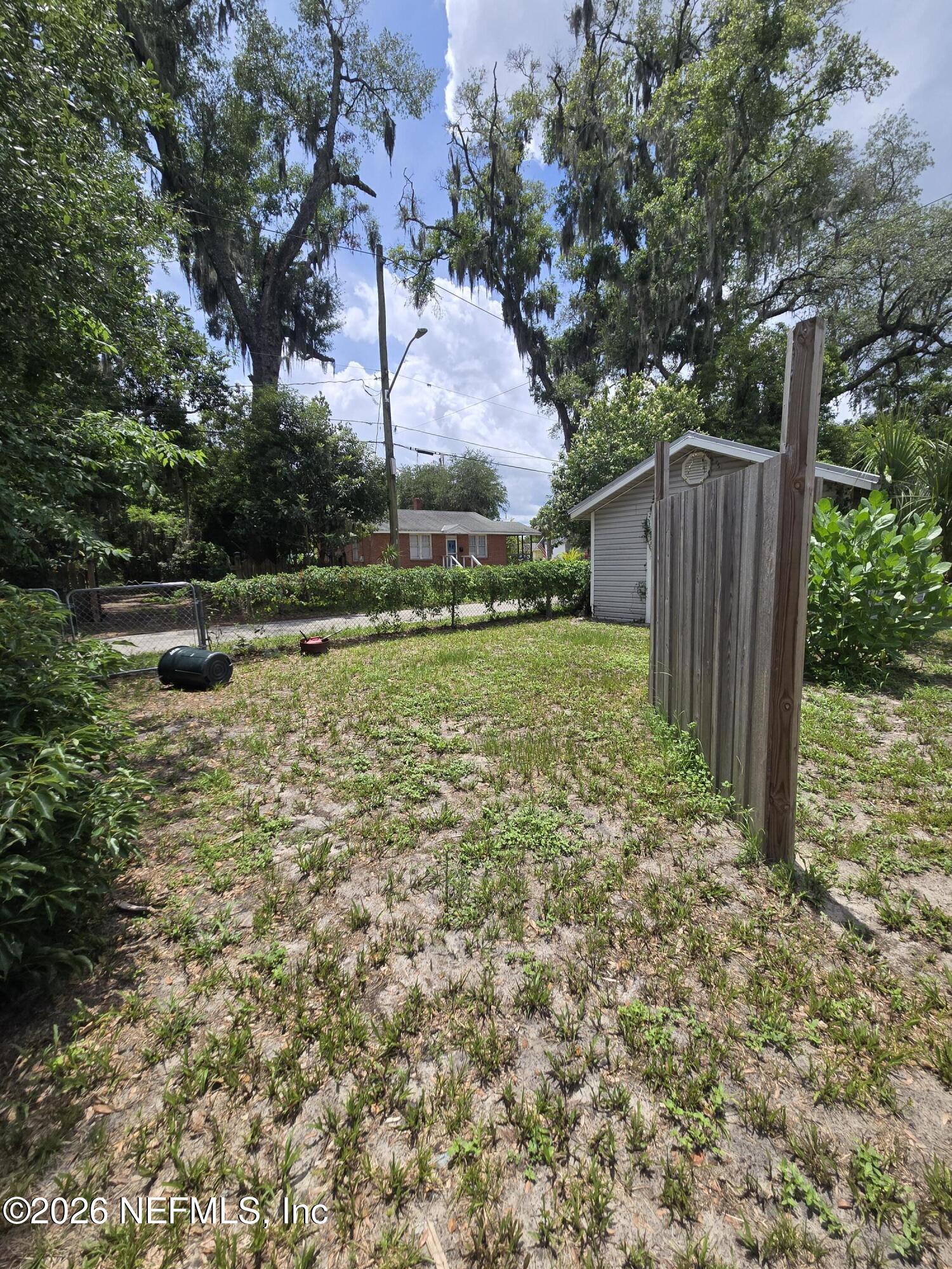 1822 INWOOD Terrace