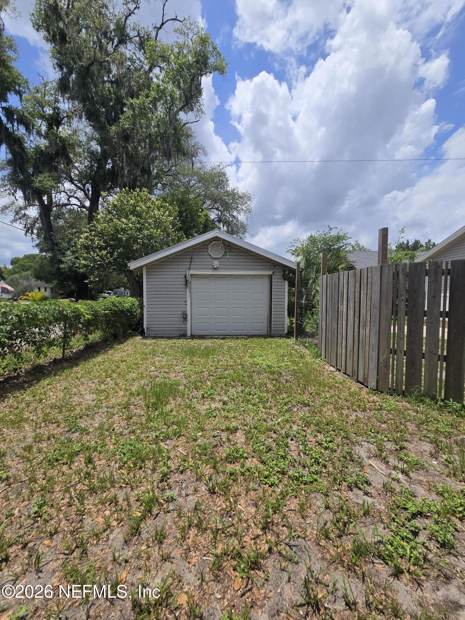 1822 INWOOD Terrace