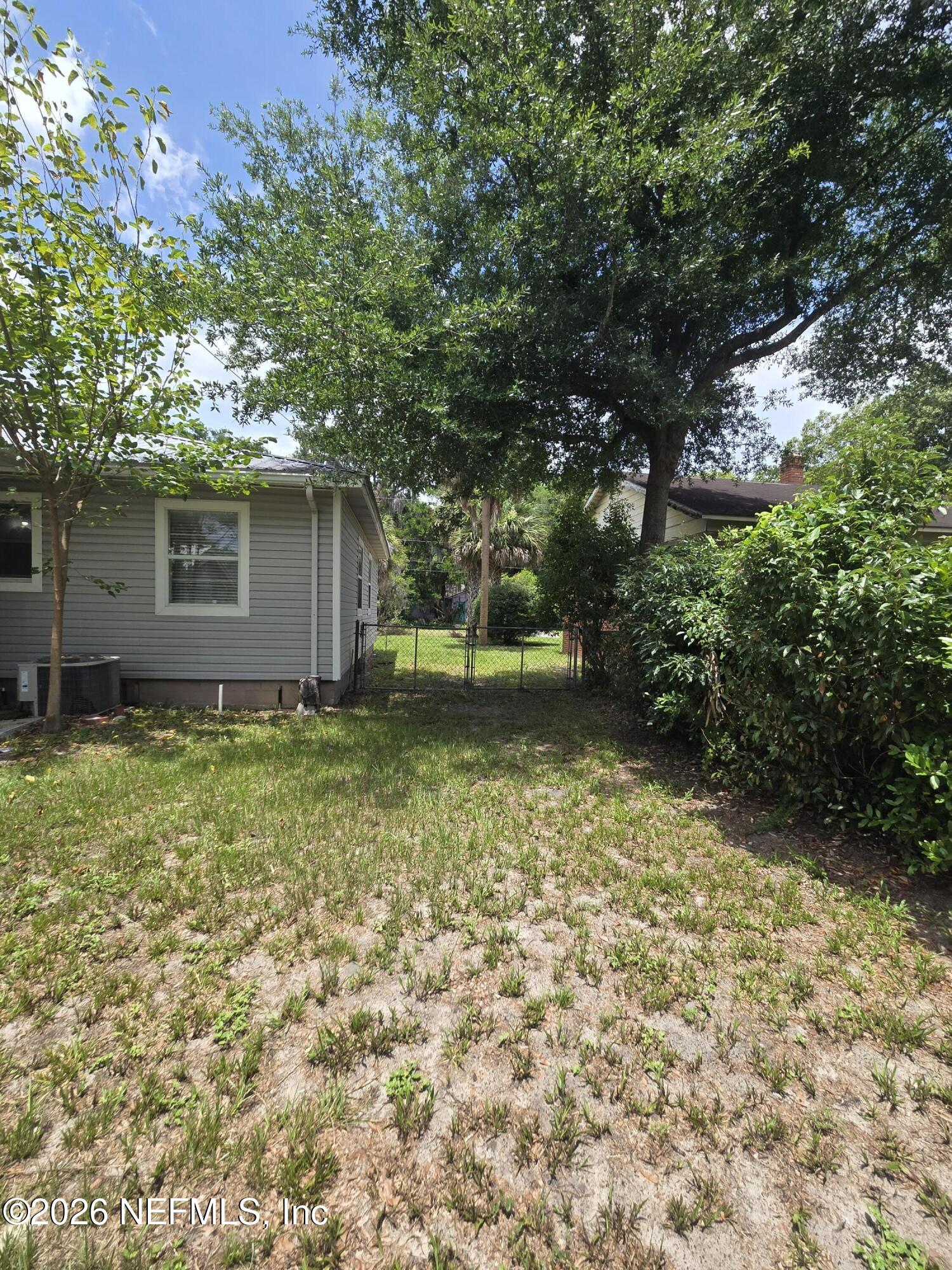 1822 INWOOD Terrace