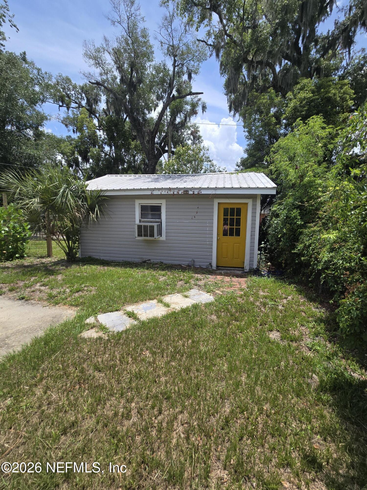 1822 INWOOD Terrace