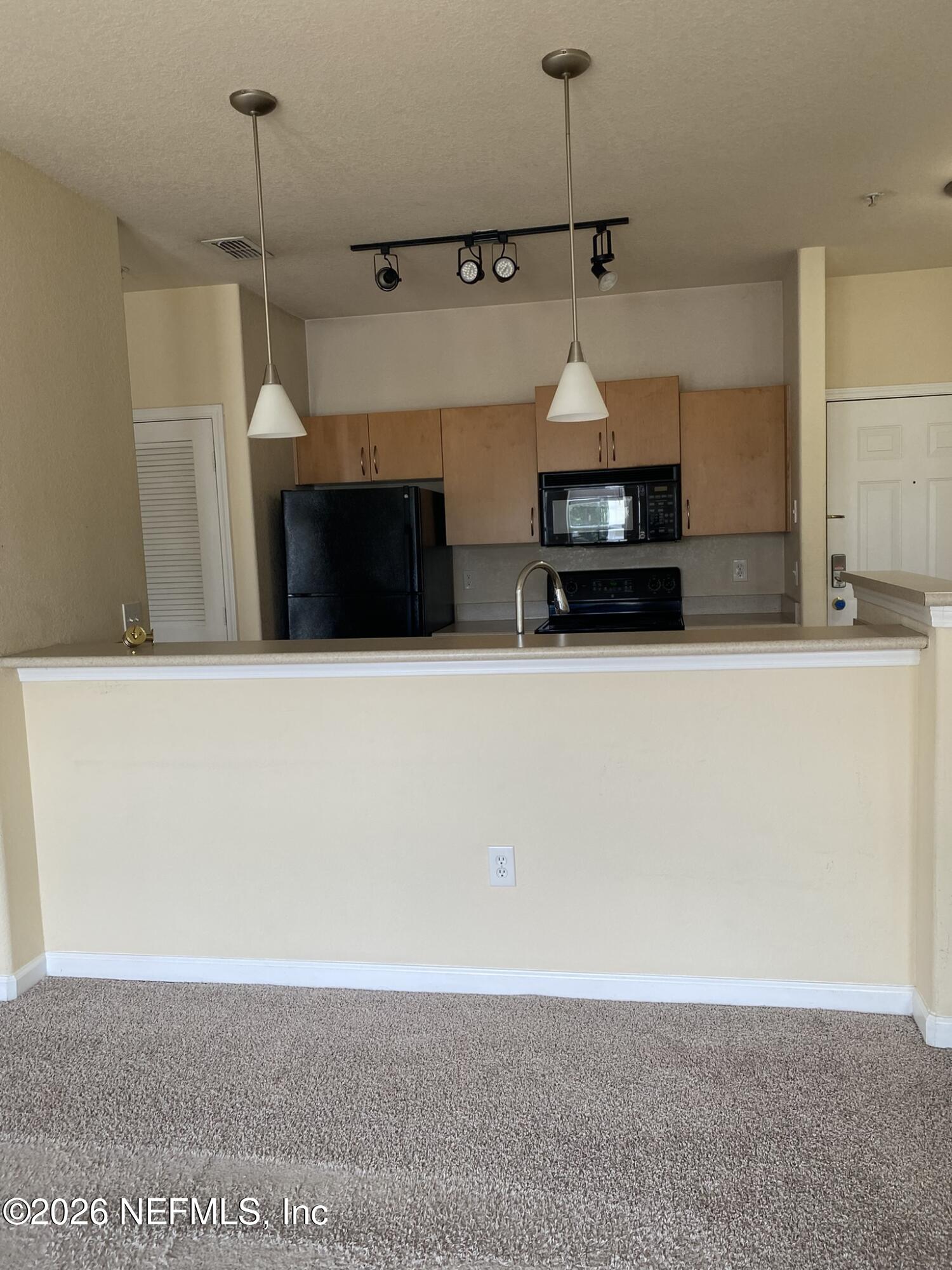 8290 GATE Parkway 611