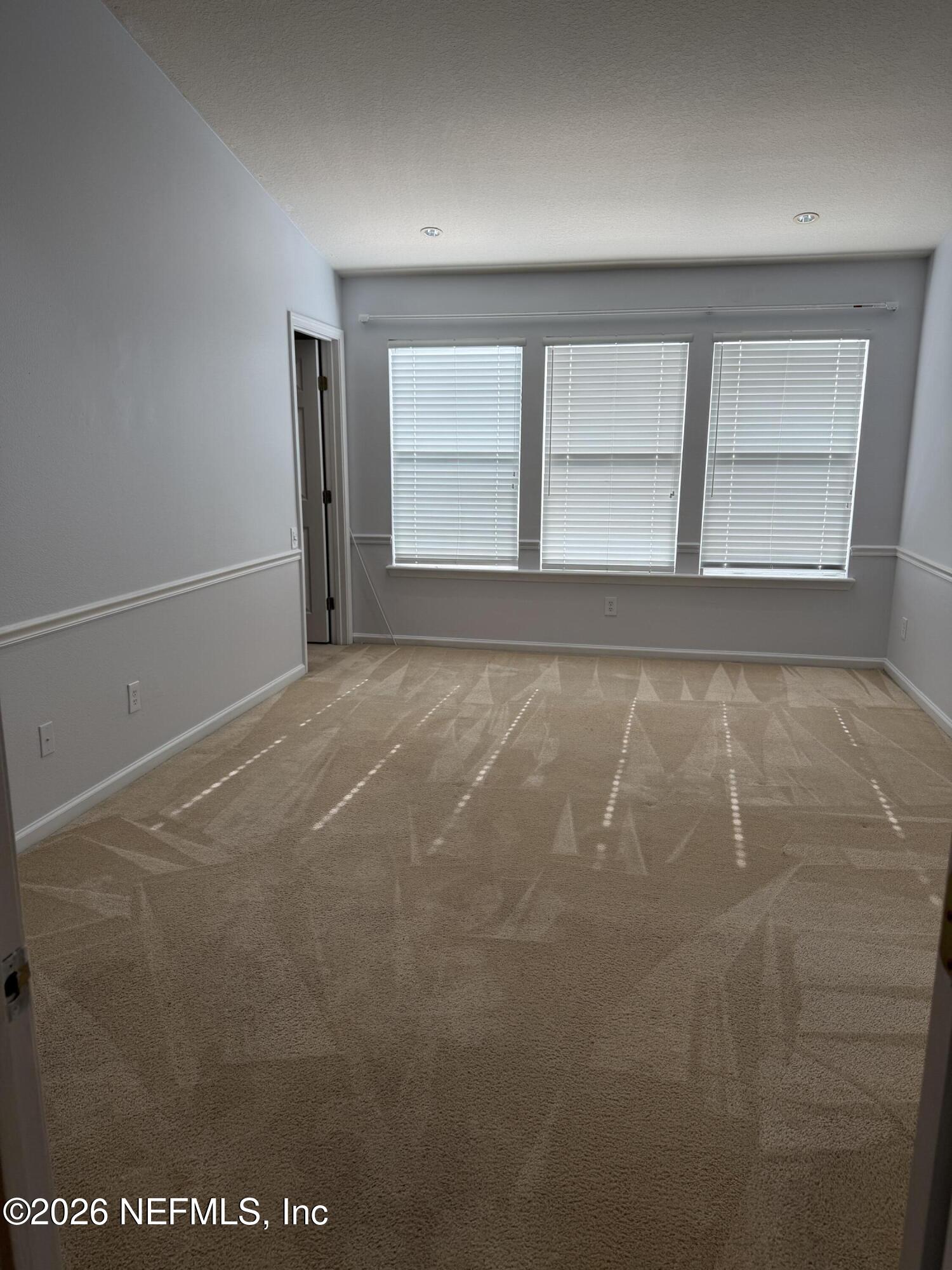 7584 RED CRANE Lane