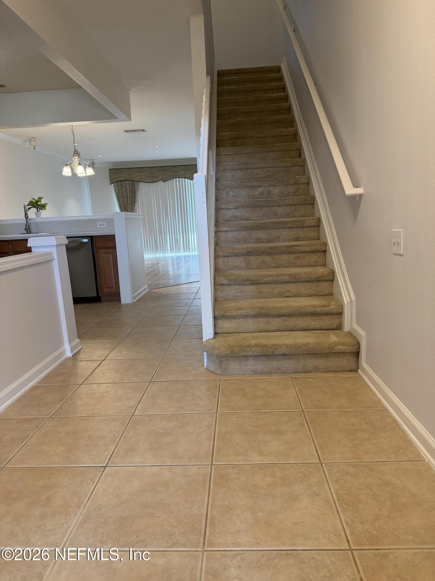 7584 RED CRANE Lane