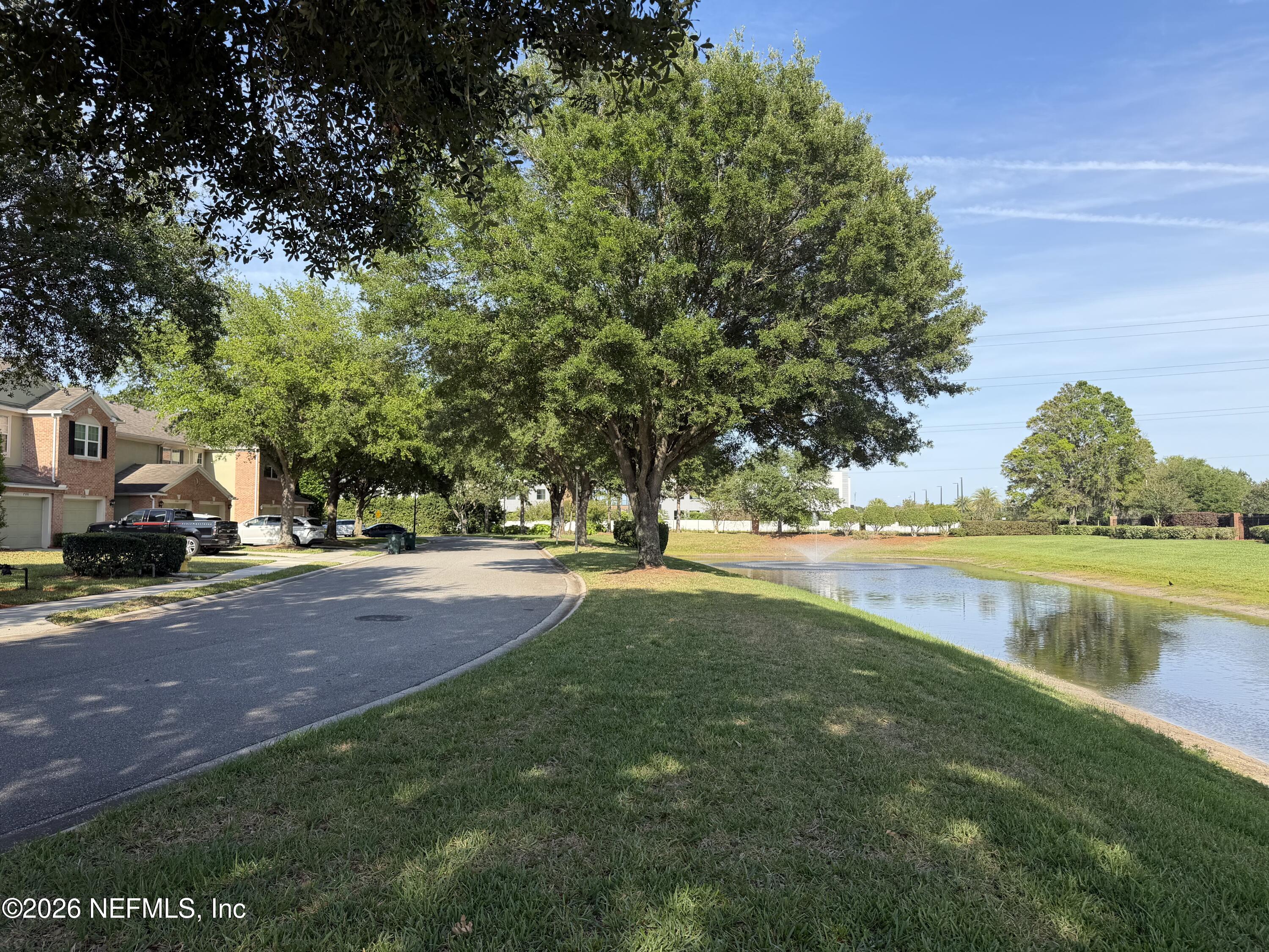 7584 RED CRANE Lane
