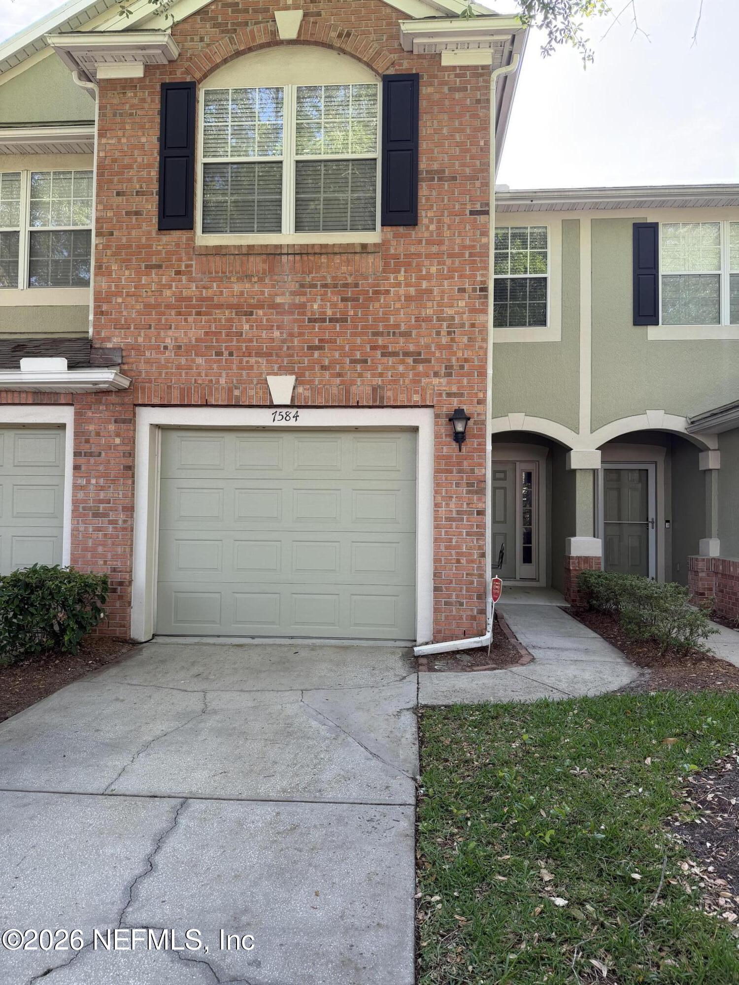 7584 RED CRANE Lane