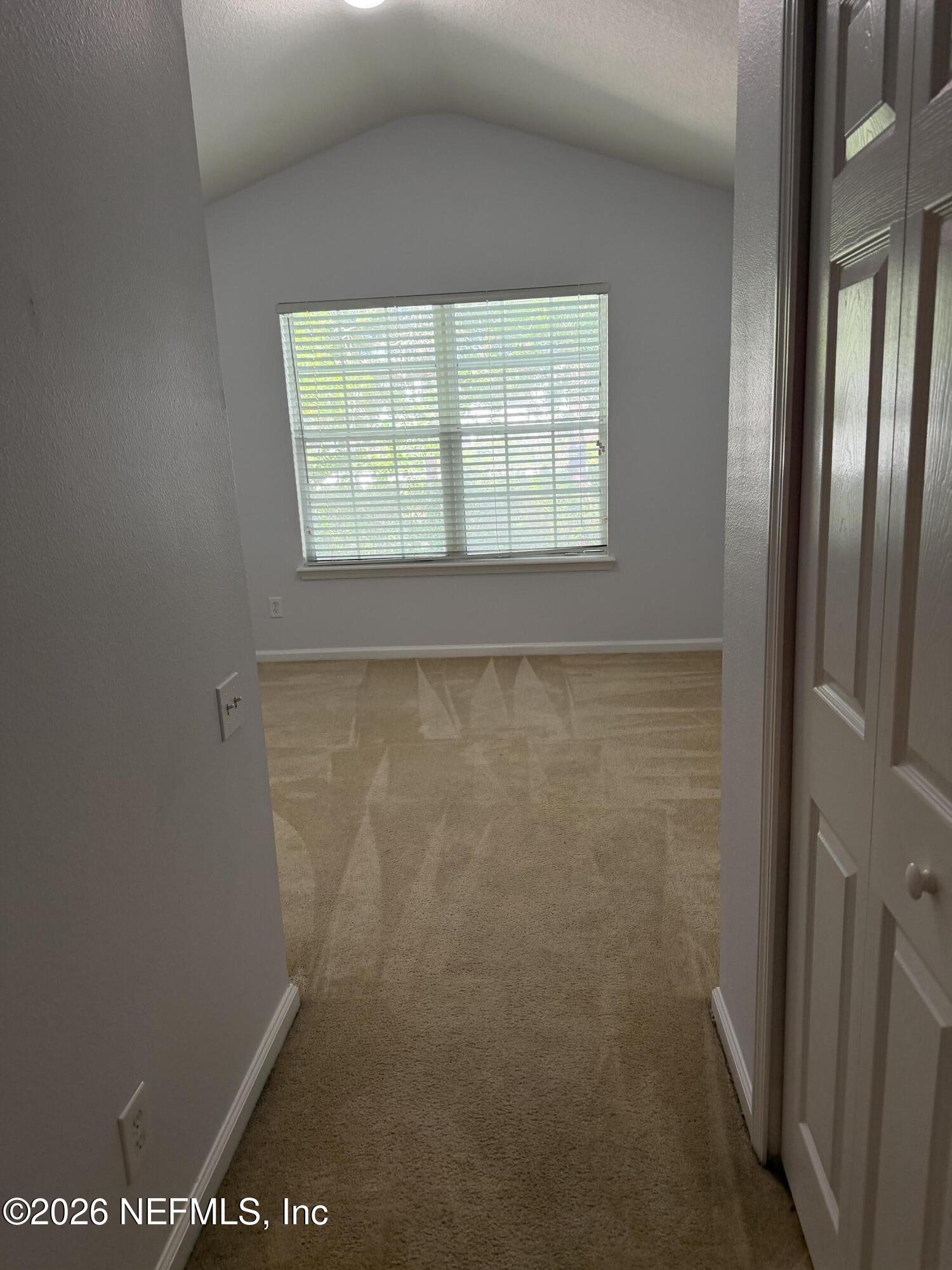 7584 RED CRANE Lane