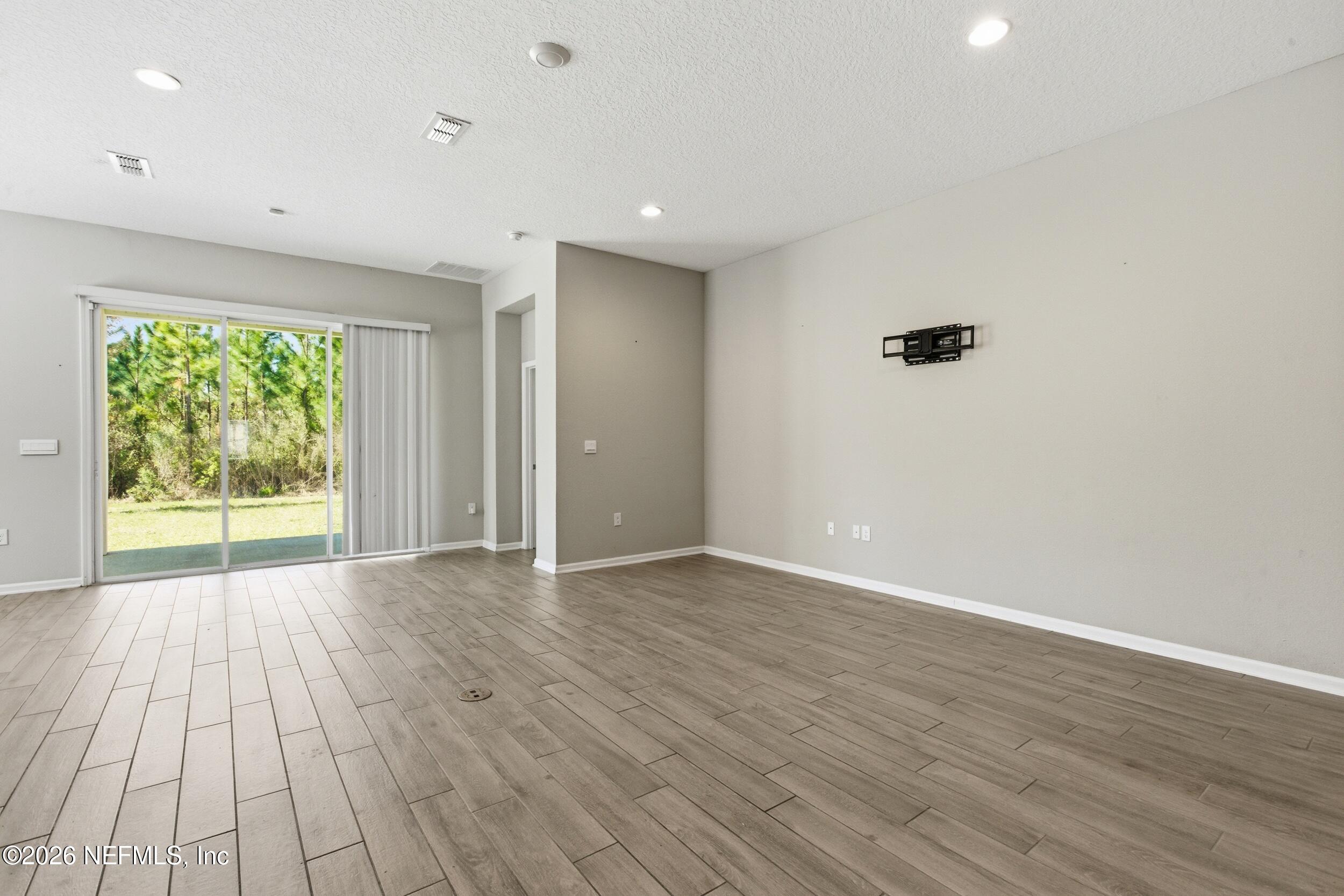 65784 EDGEWATER Drive