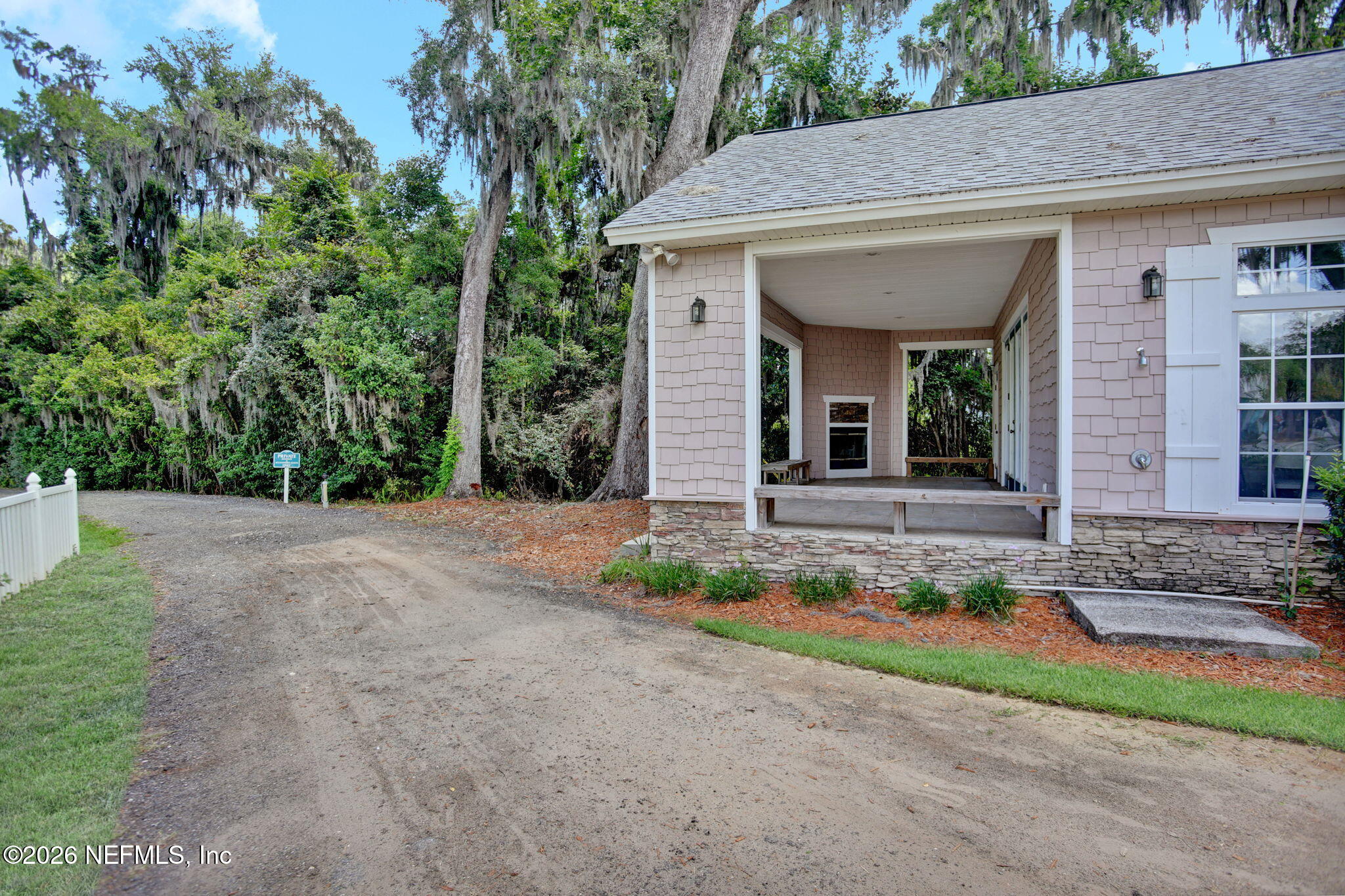 1928 MOORINGS Circle