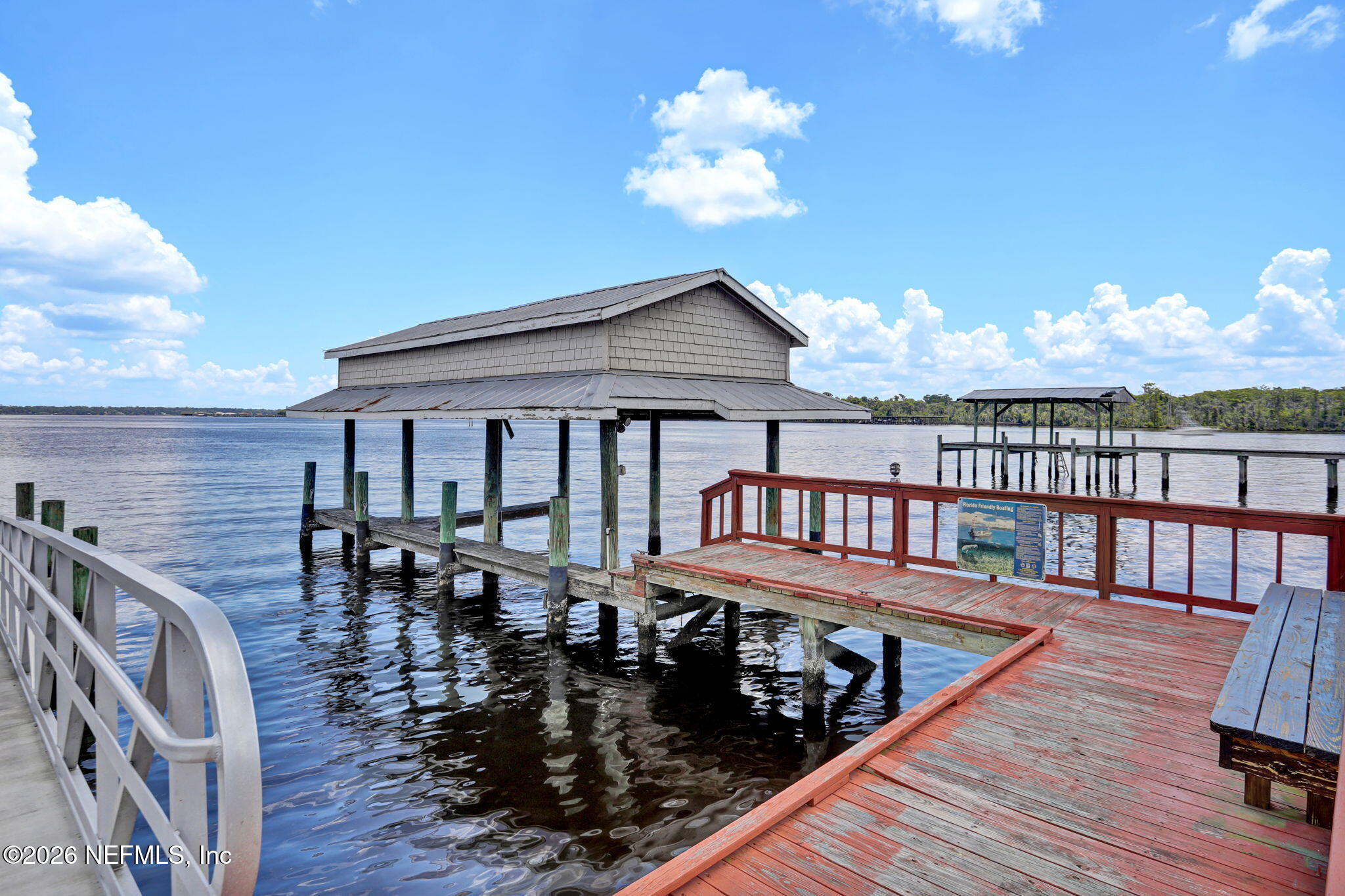 1928 MOORINGS Circle