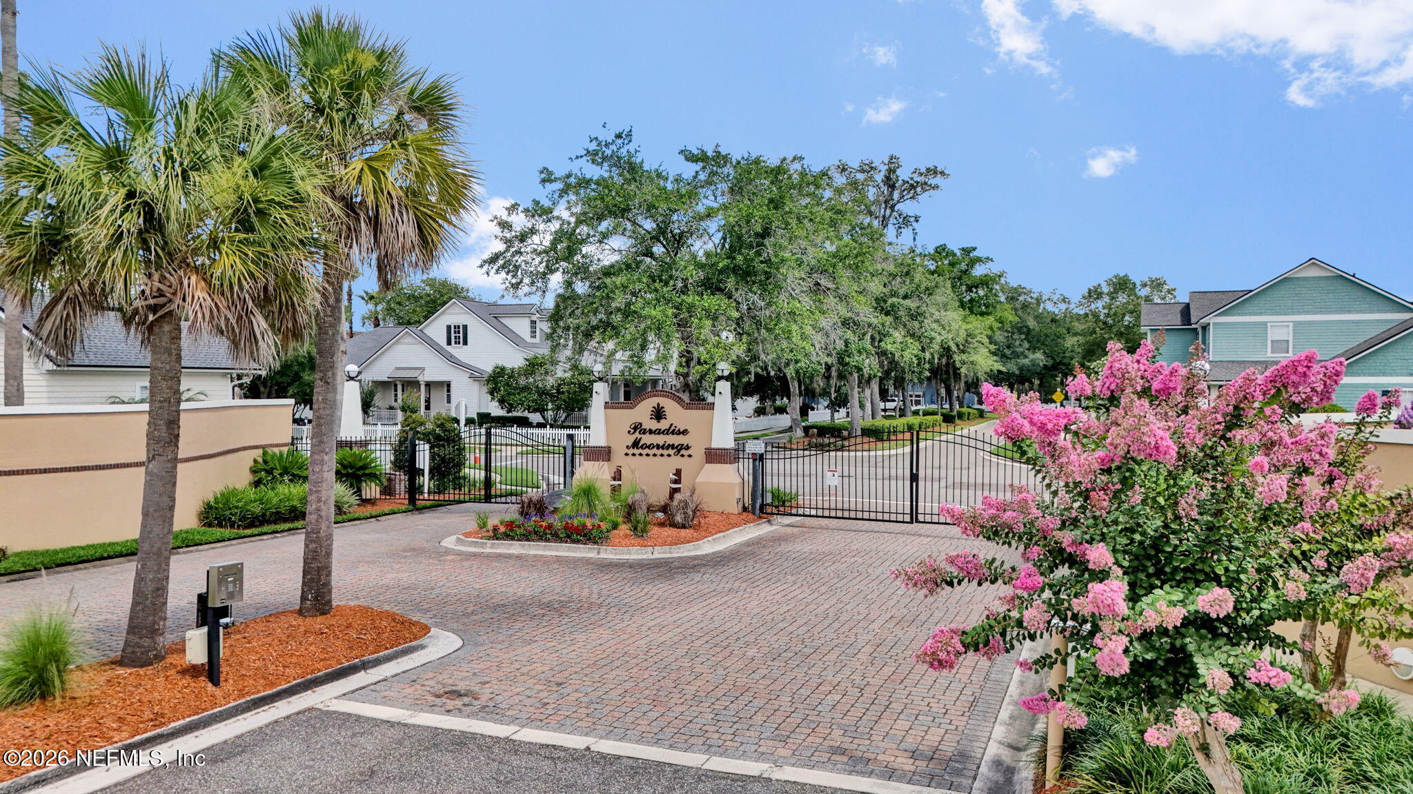 1928 MOORINGS Circle