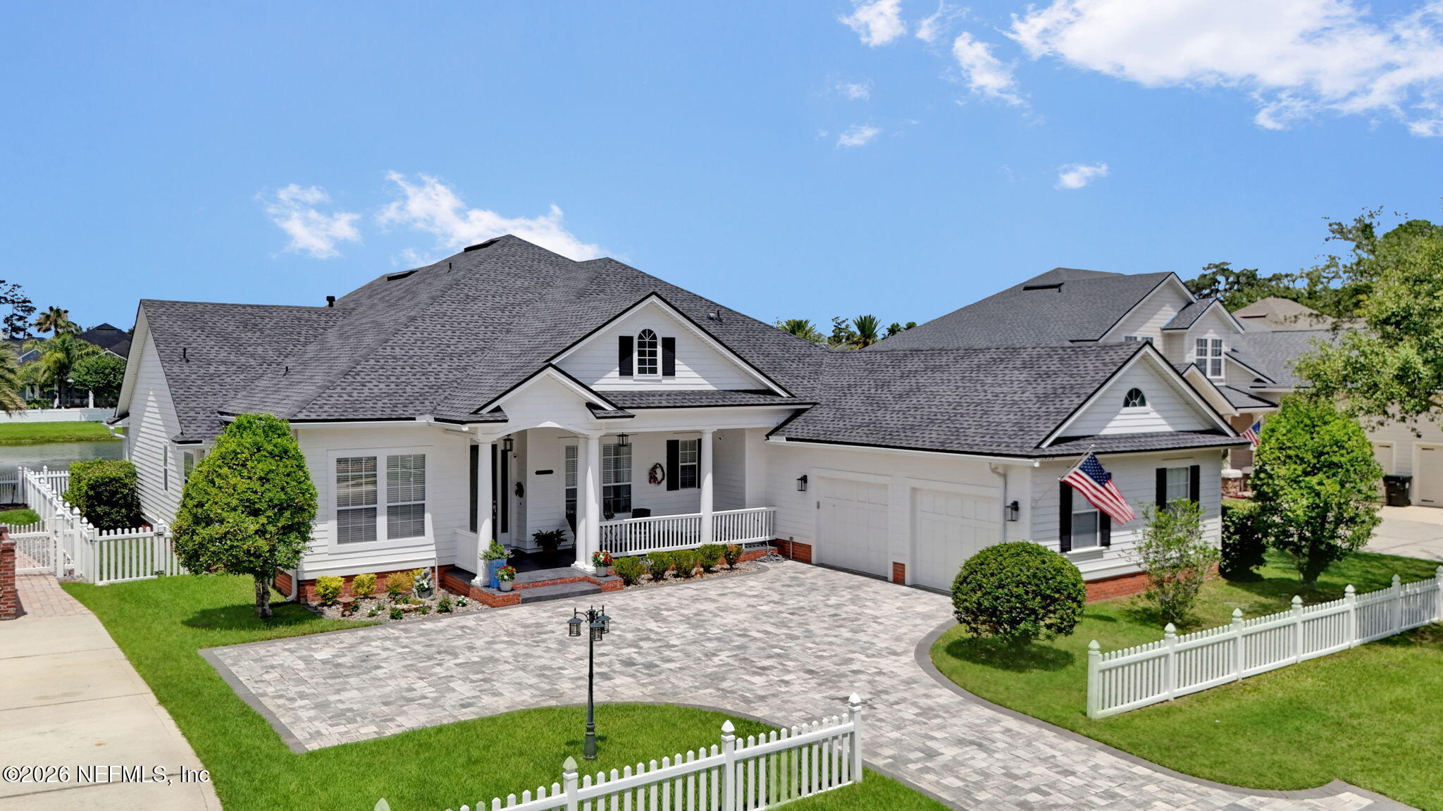1928 MOORINGS Circle