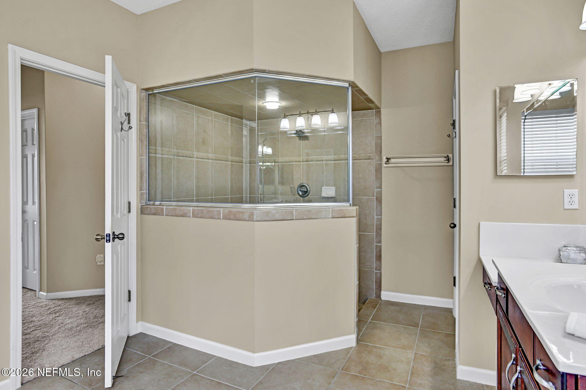 1928 MOORINGS Circle