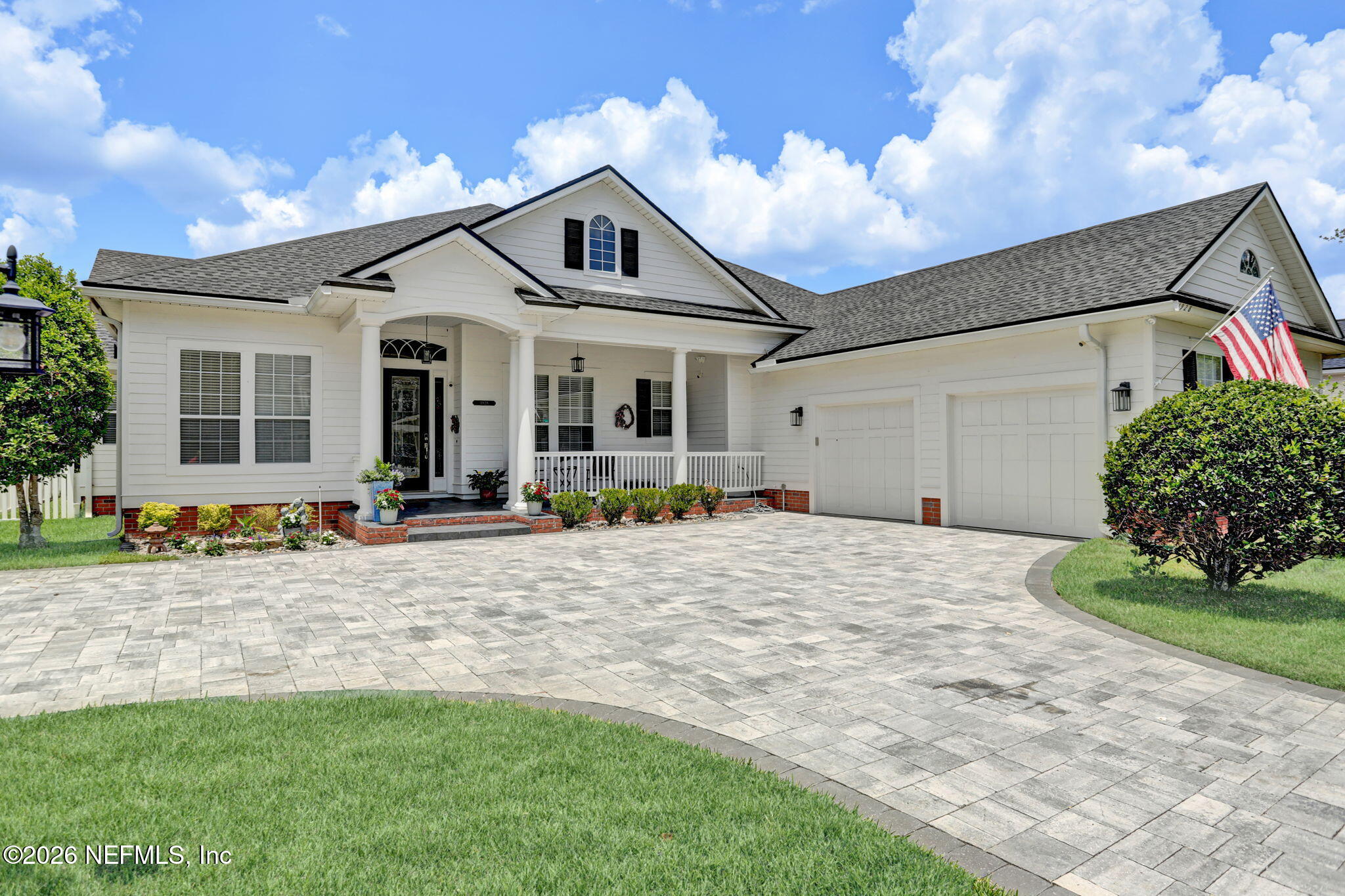 1928 MOORINGS Circle