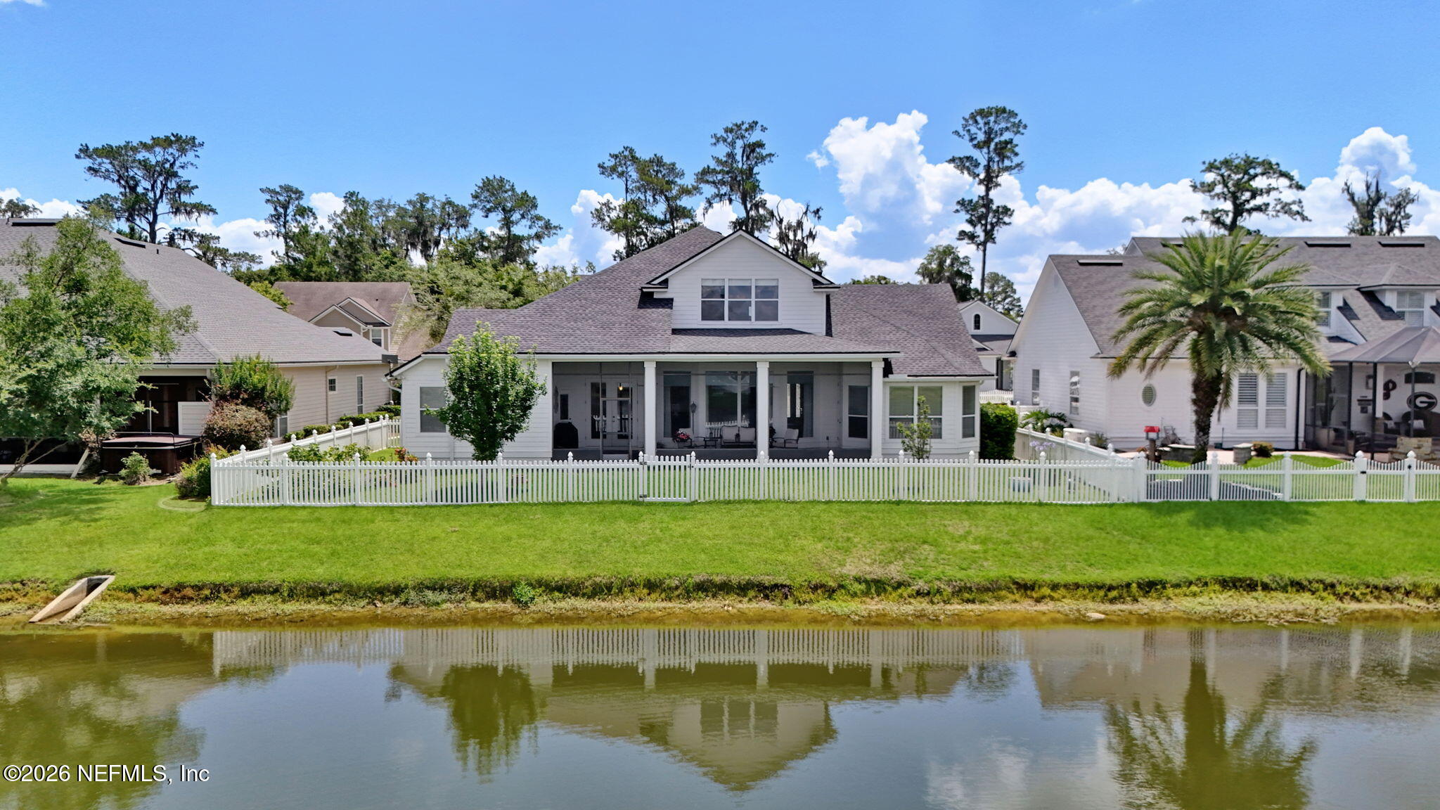 1928 MOORINGS Circle
