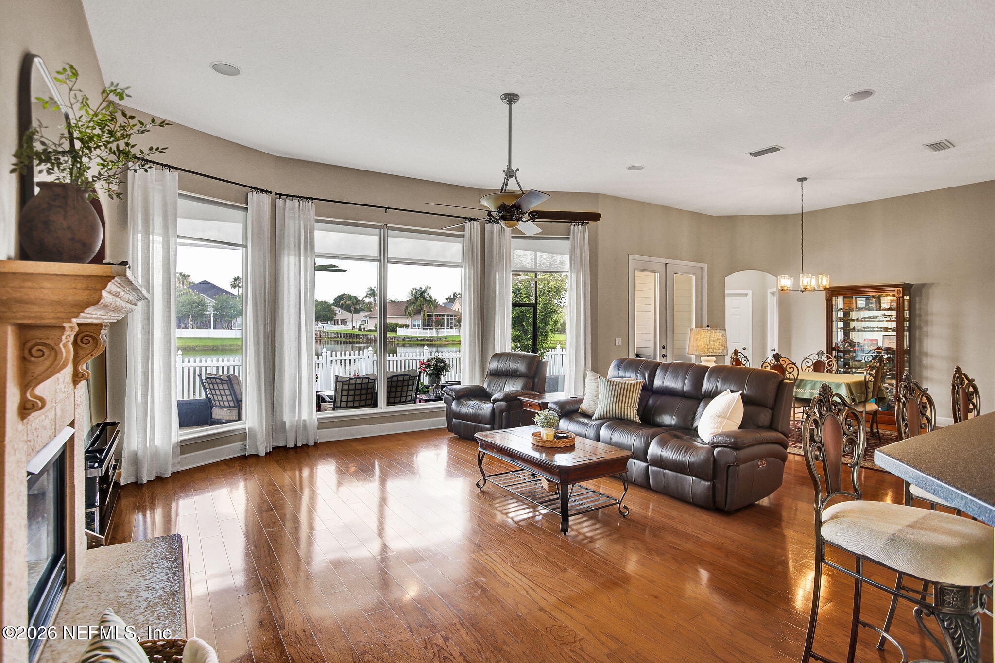 1928 MOORINGS Circle