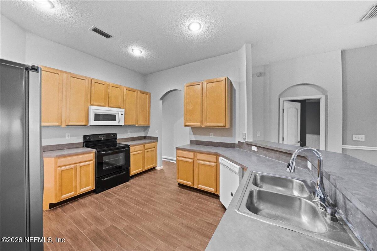 8871 CANOPY OAKS Drive