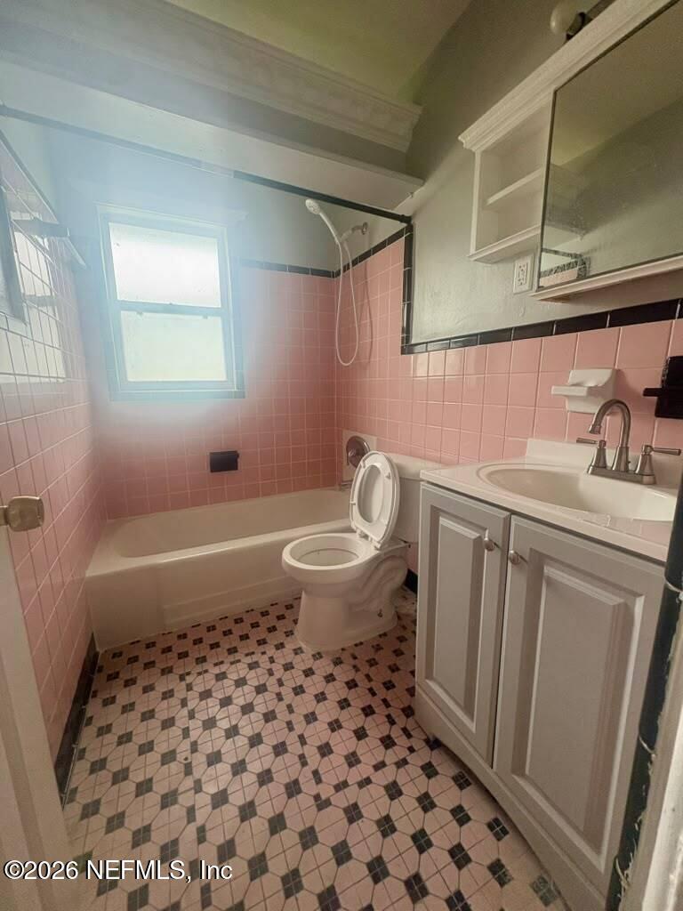 429 W 18TH Street