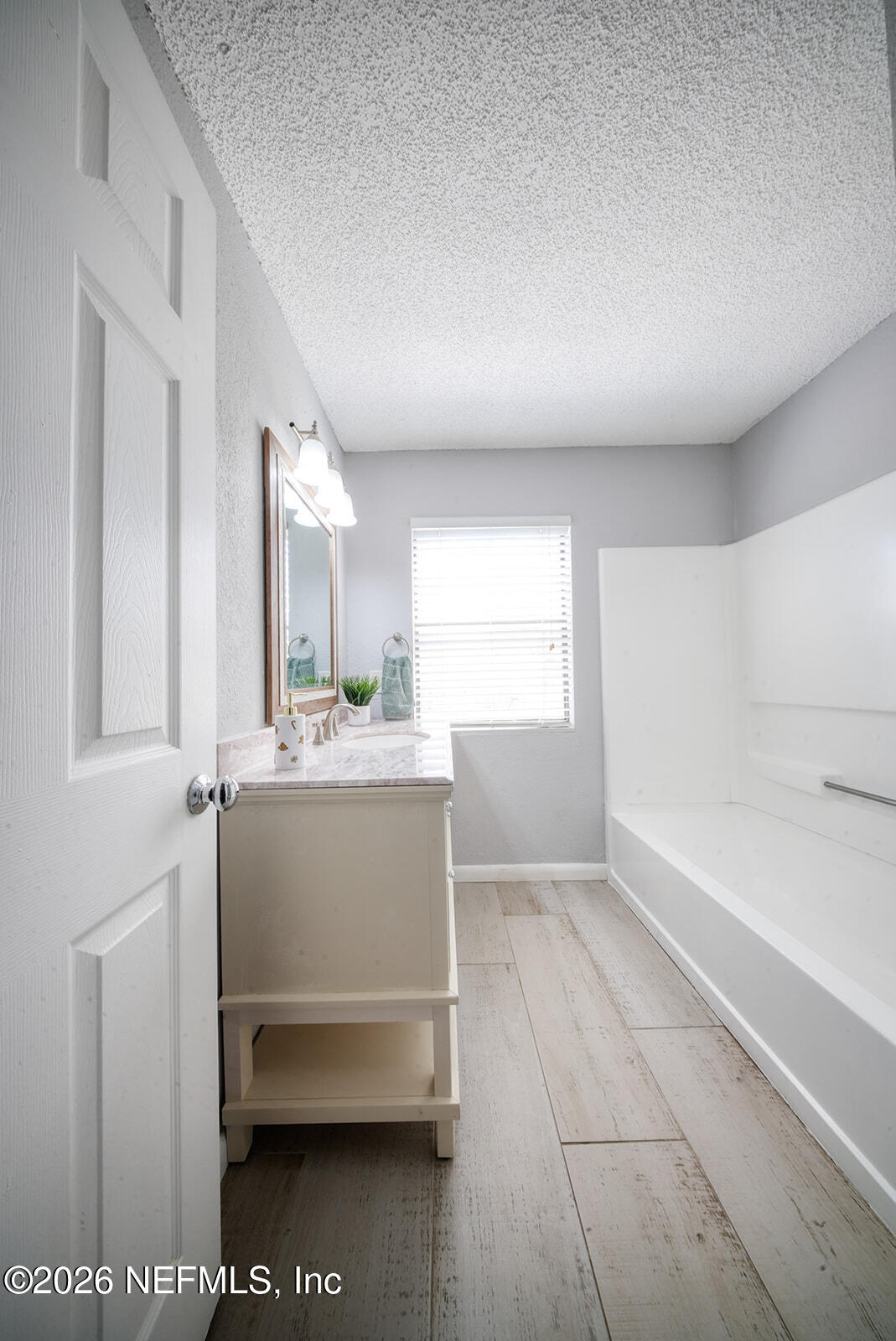 100 FAIRWAY PARK Boulevard 2102