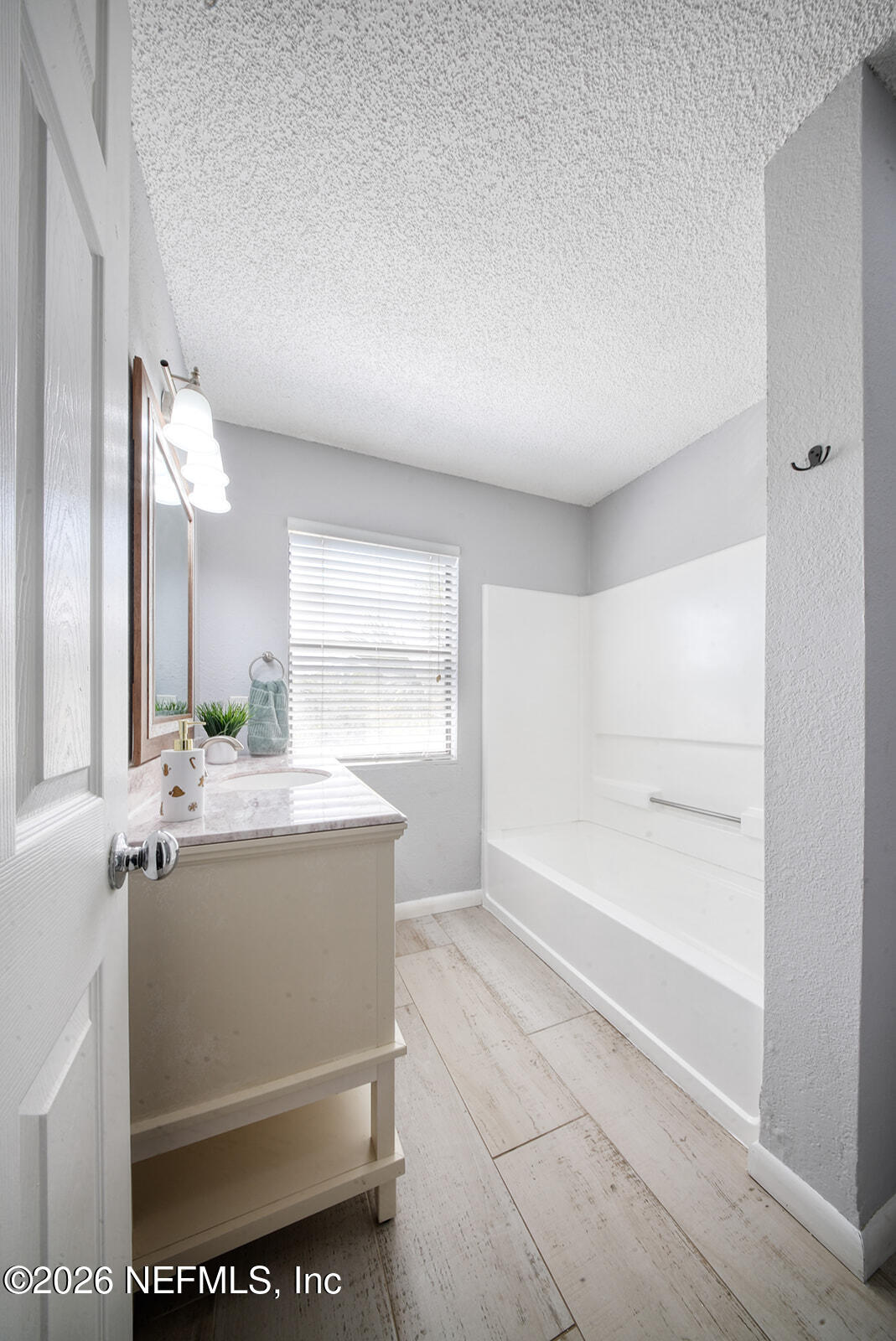 100 FAIRWAY PARK Boulevard 2102