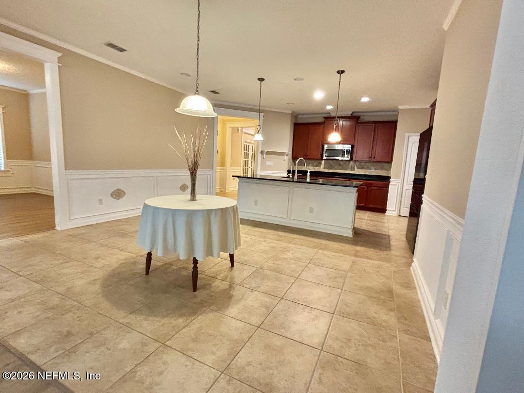11337 GLENLAUREL ESTATES Drive