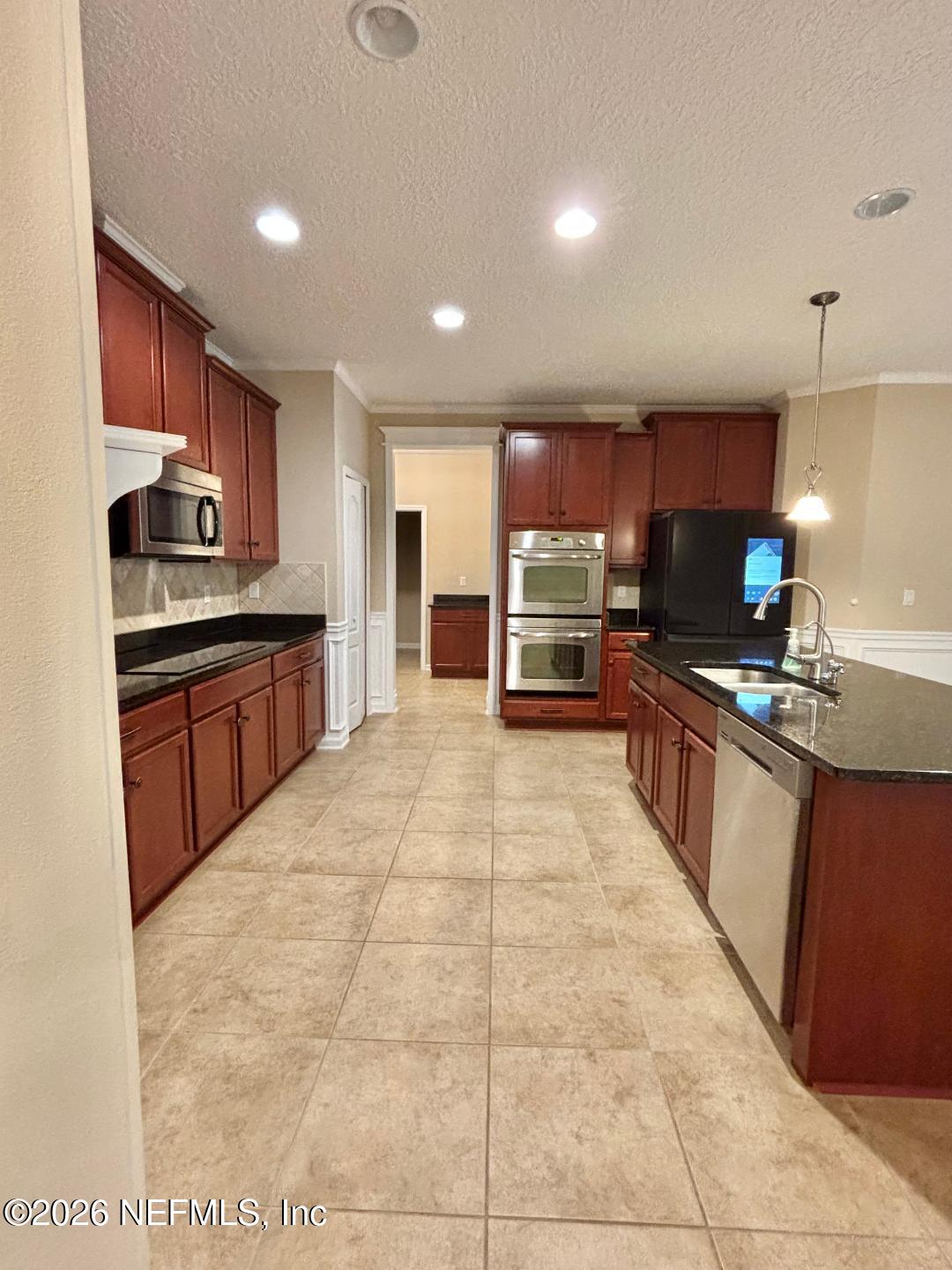 11337 GLENLAUREL ESTATES Drive