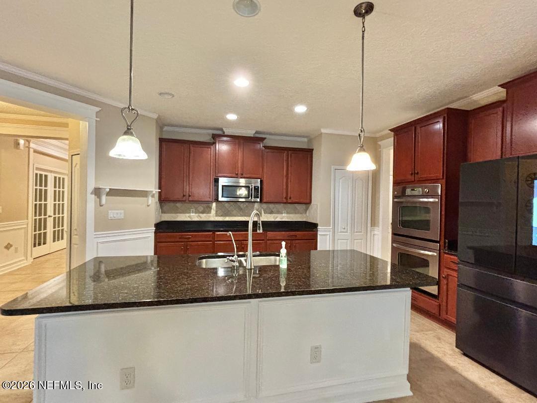 11337 GLENLAUREL ESTATES Drive