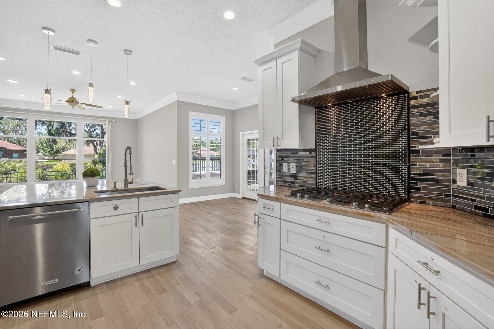 5041 CAPE ROMAIN Court