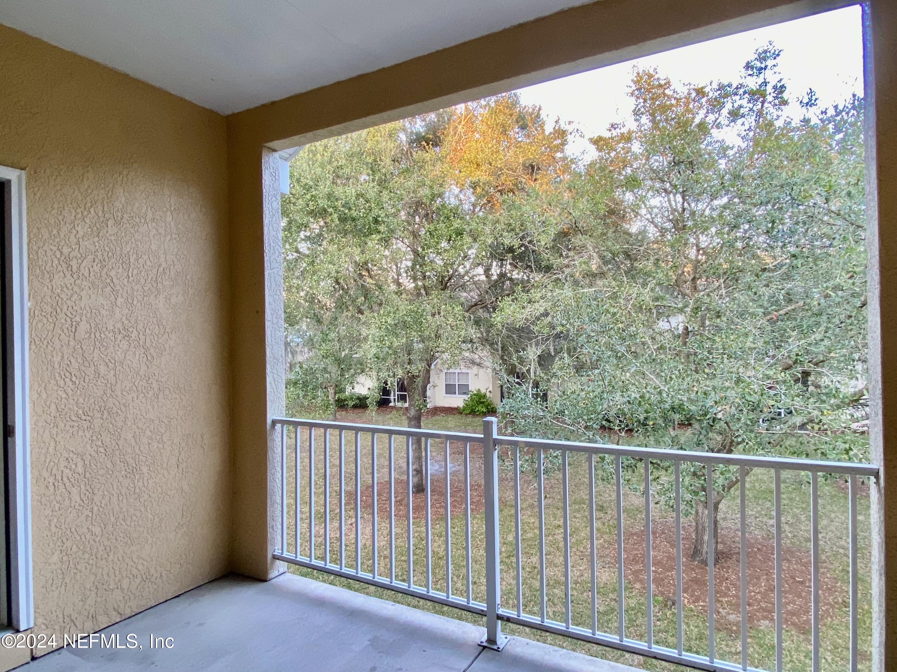 5663 GREENLAND Road 304