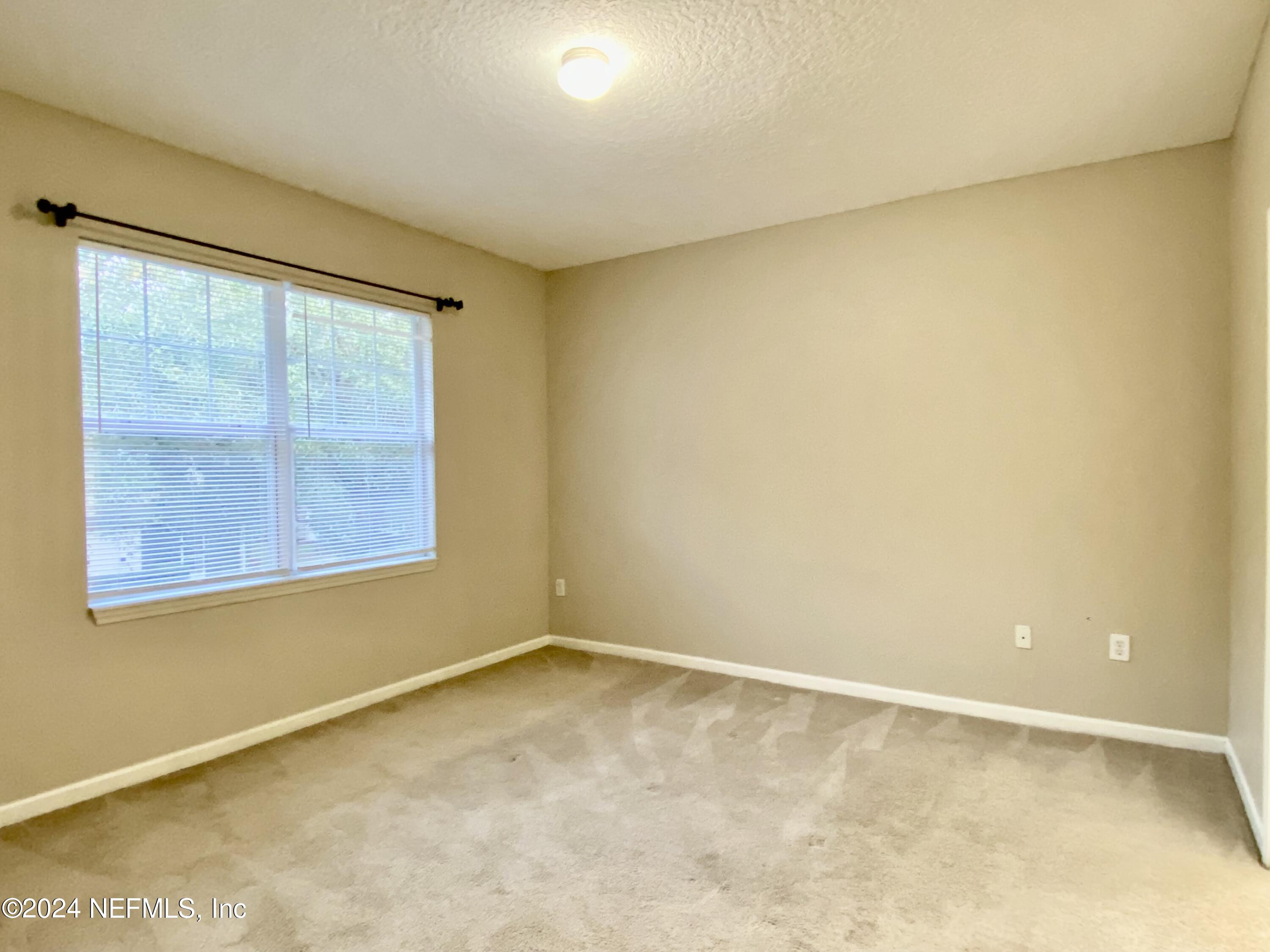 5663 GREENLAND Road 304