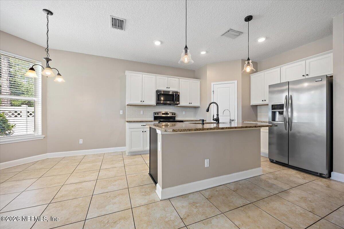 28 FOREST EDGE Drive, St. Johns