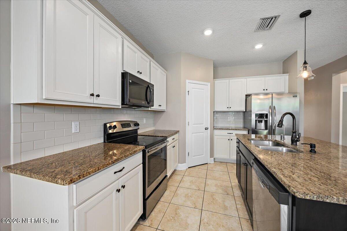28 FOREST EDGE Drive, St. Johns