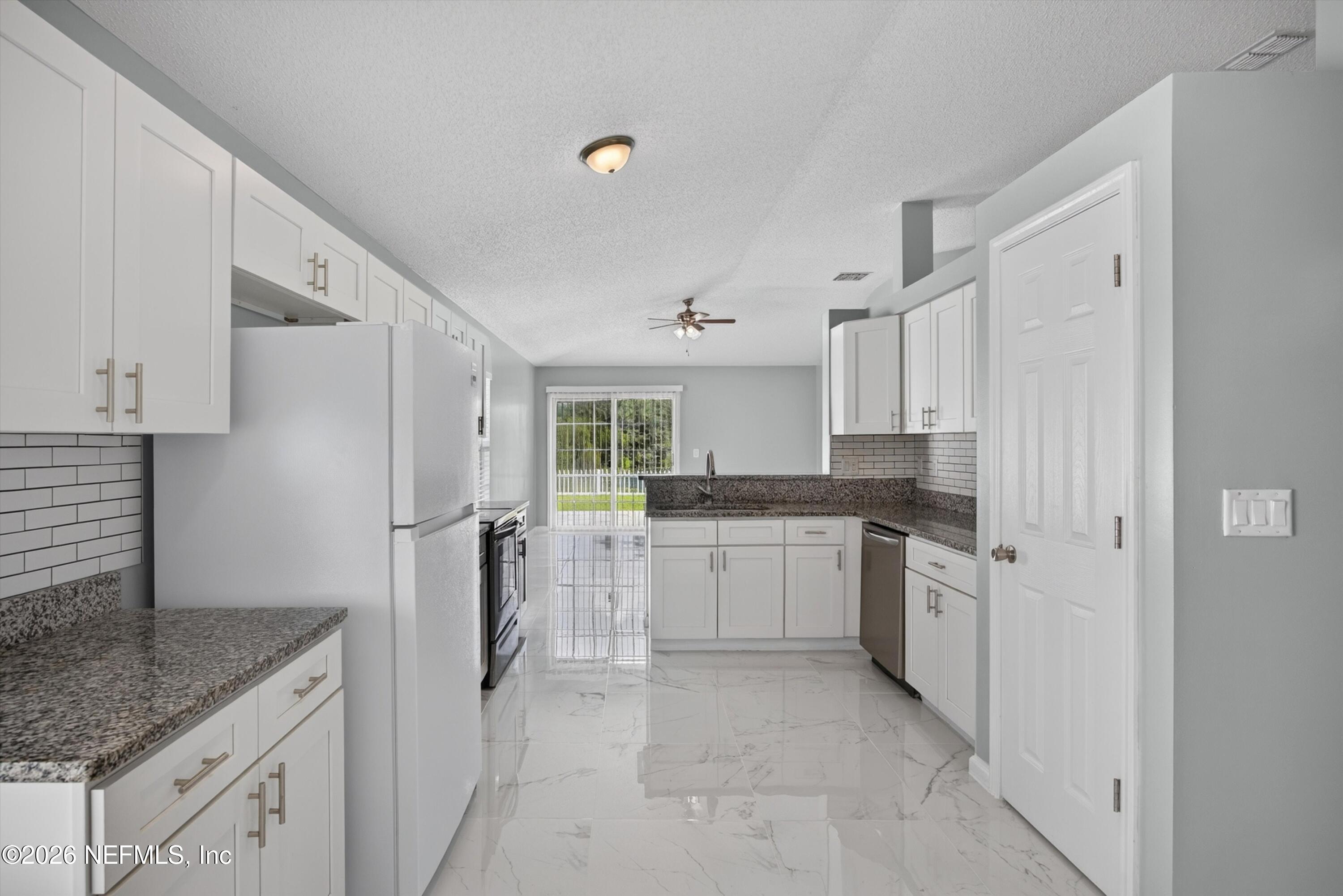 490 HILLSIDE Drive