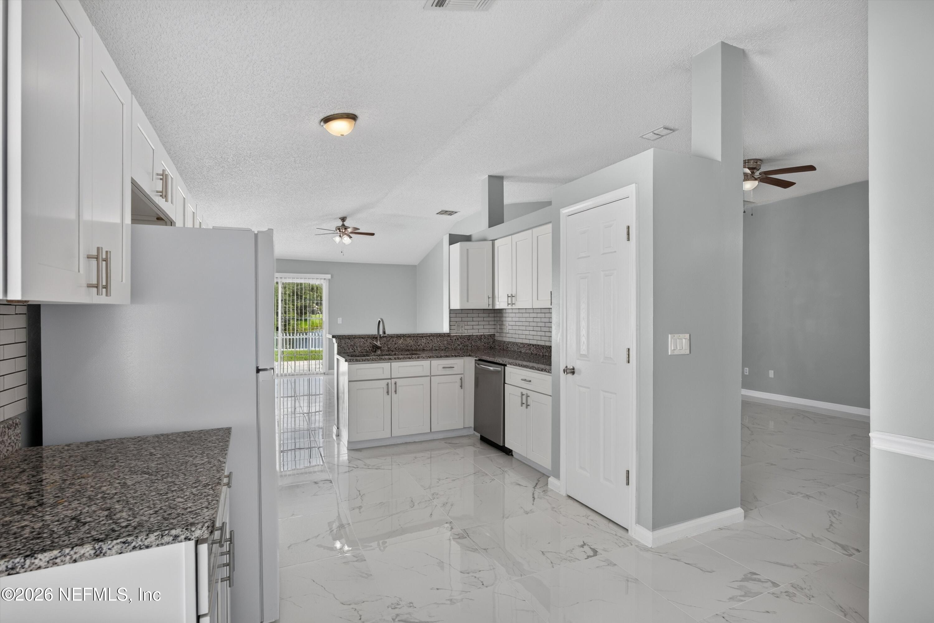 490 HILLSIDE Drive
