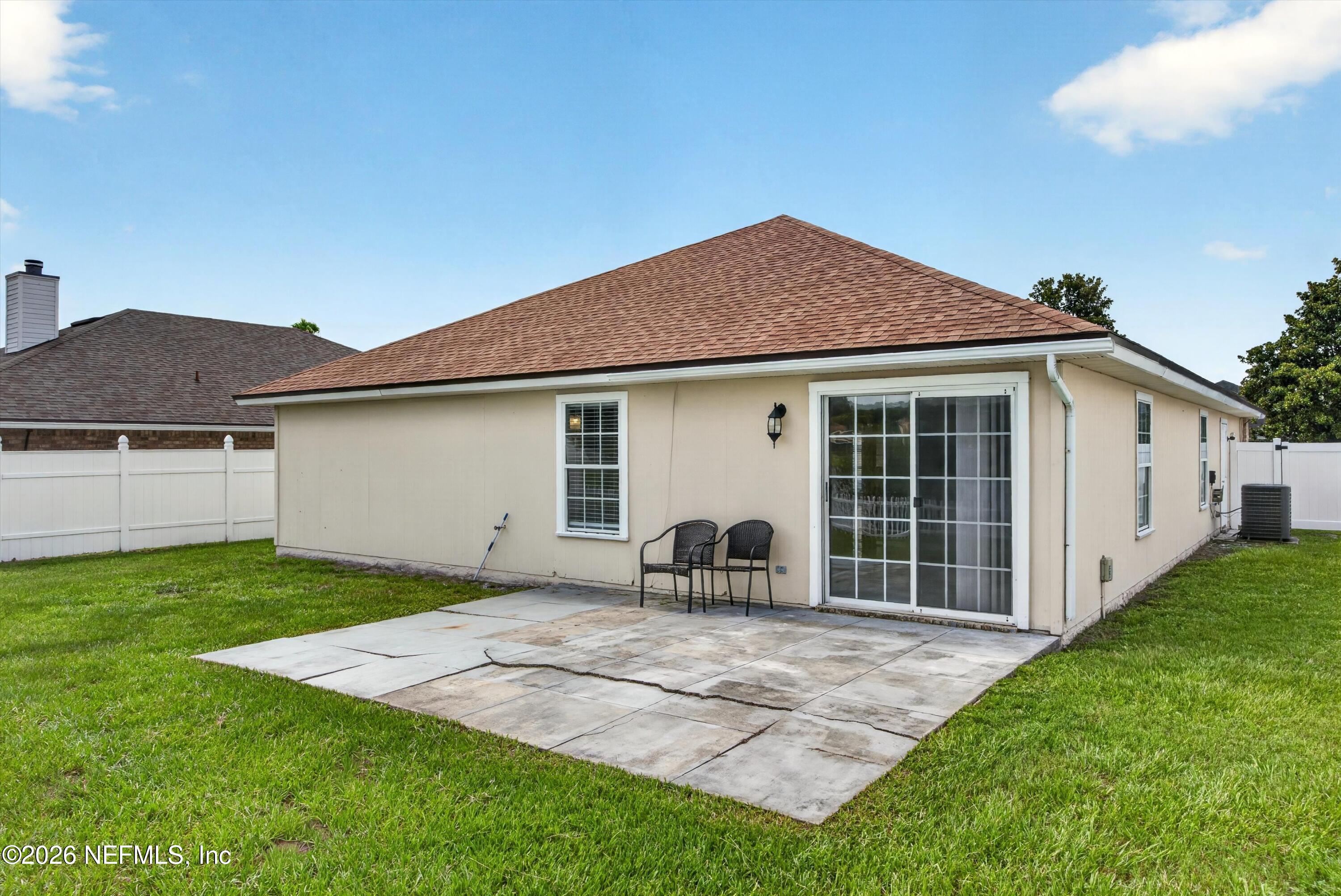 490 HILLSIDE Drive