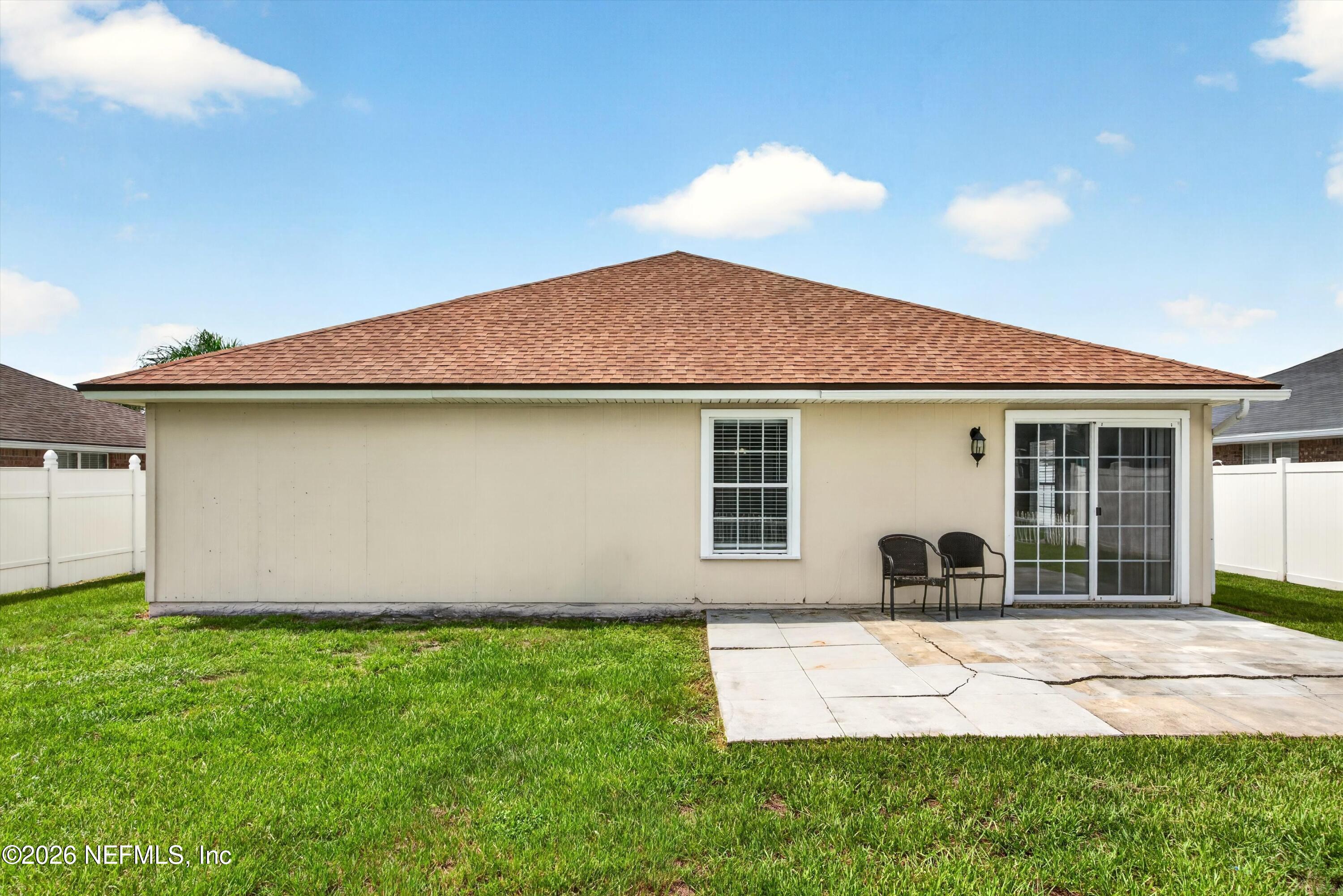 490 HILLSIDE Drive