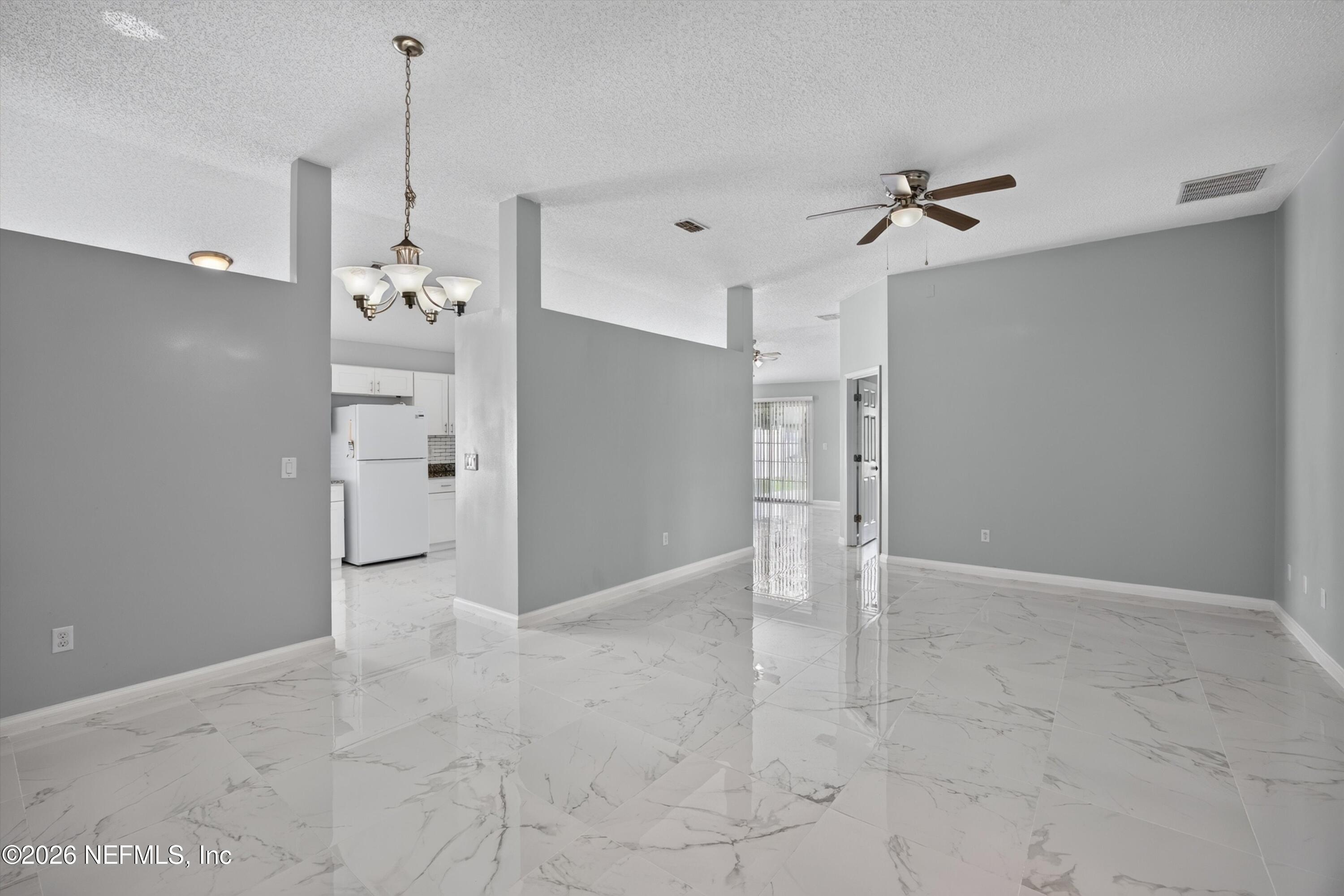 490 HILLSIDE Drive