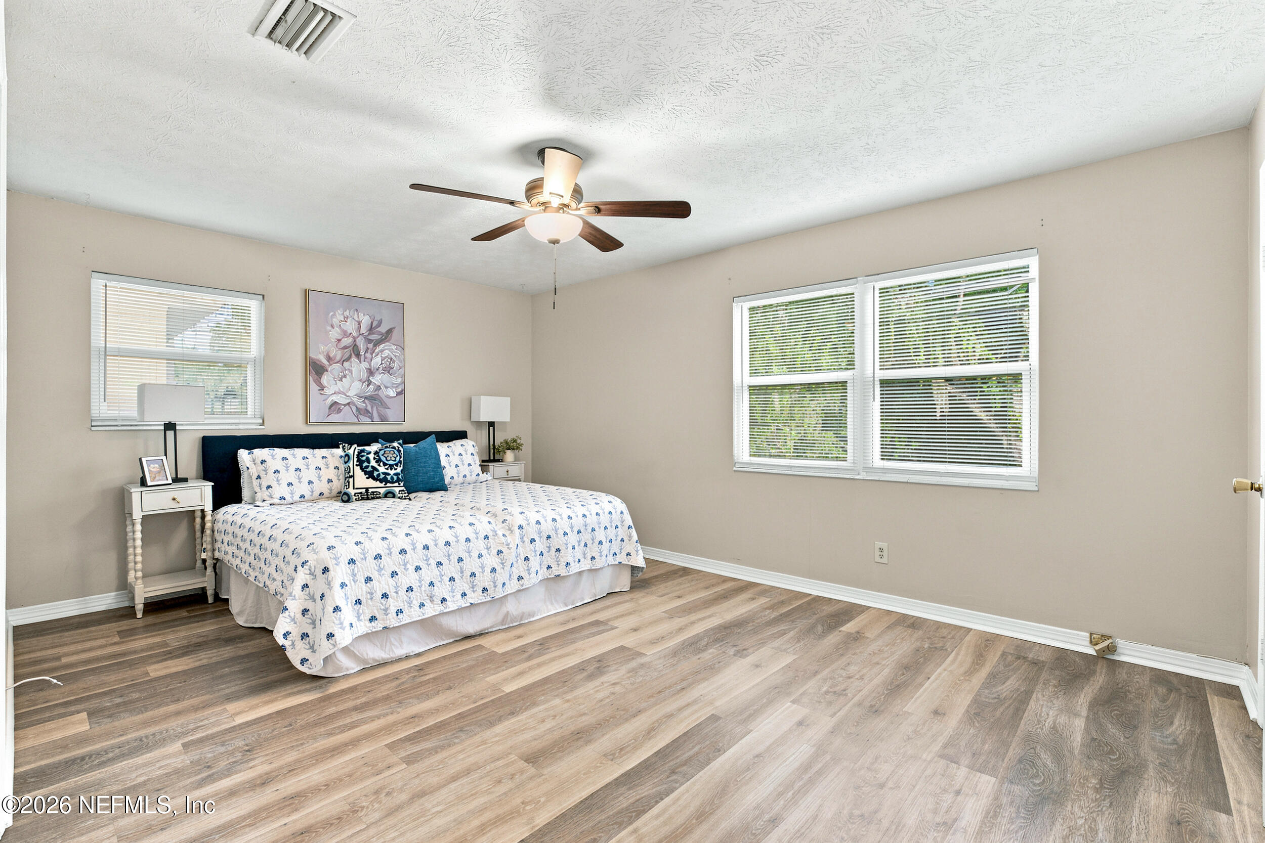 5333 JOHN REYNOLDS Drive