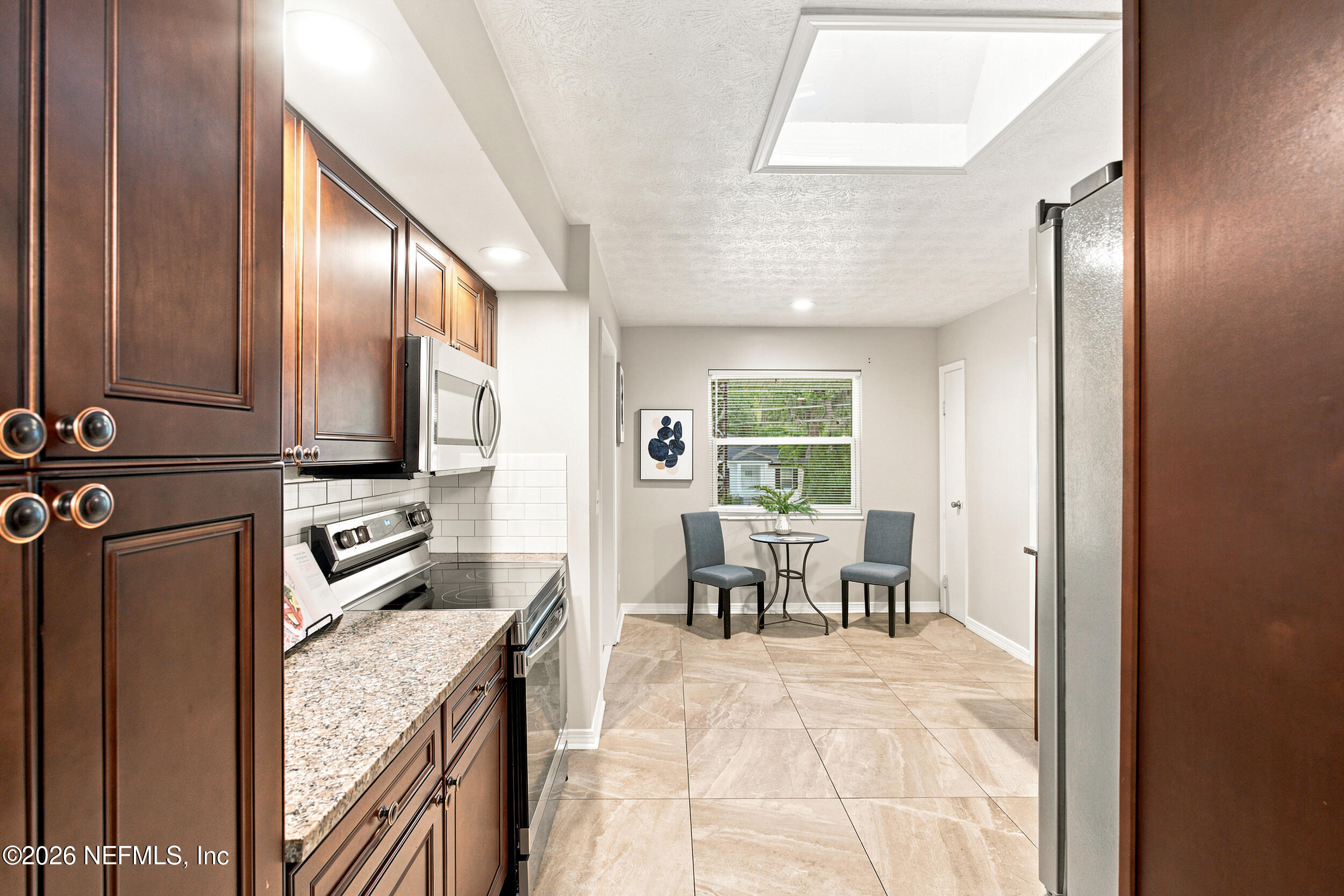 5333 JOHN REYNOLDS Drive