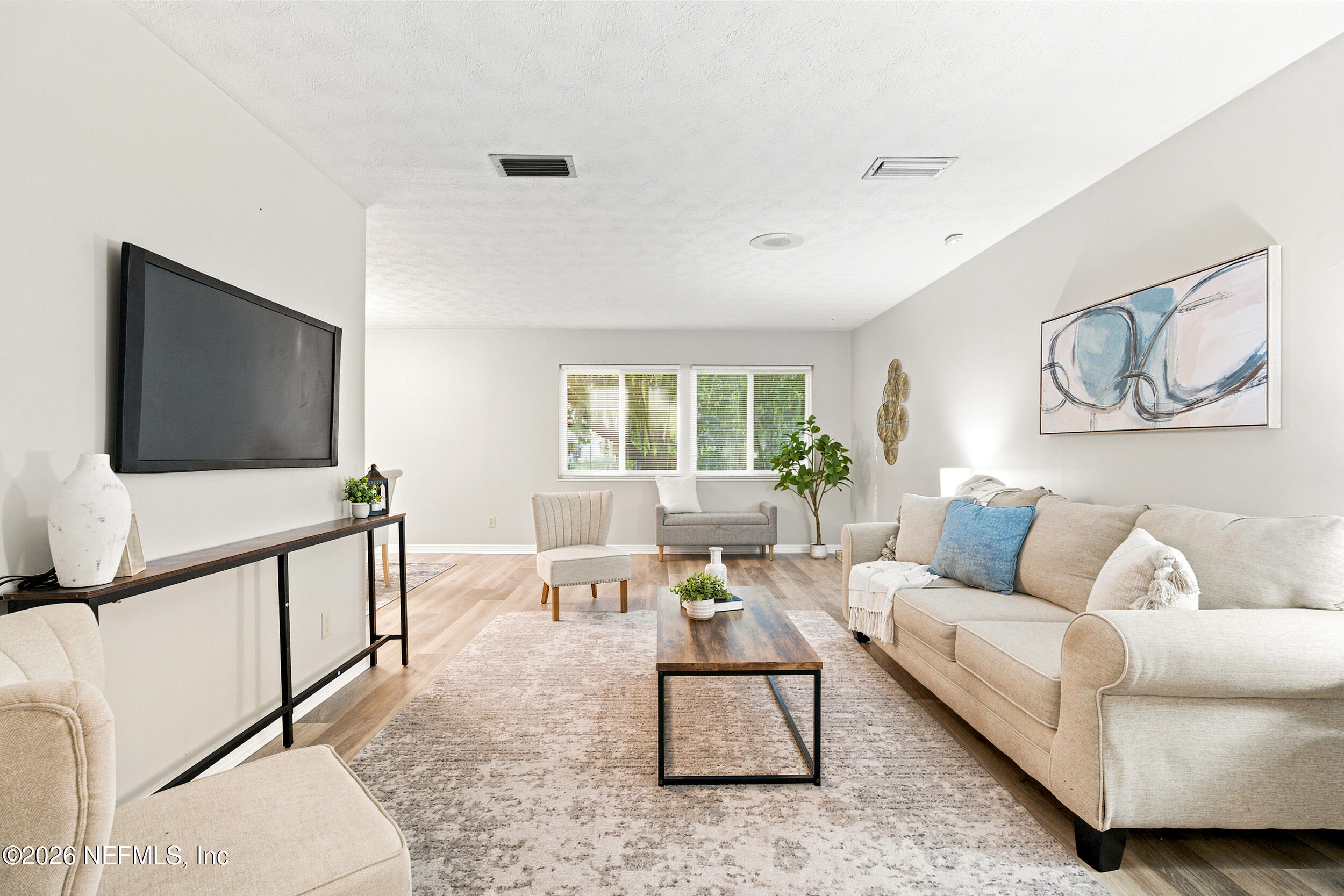 5333 JOHN REYNOLDS Drive
