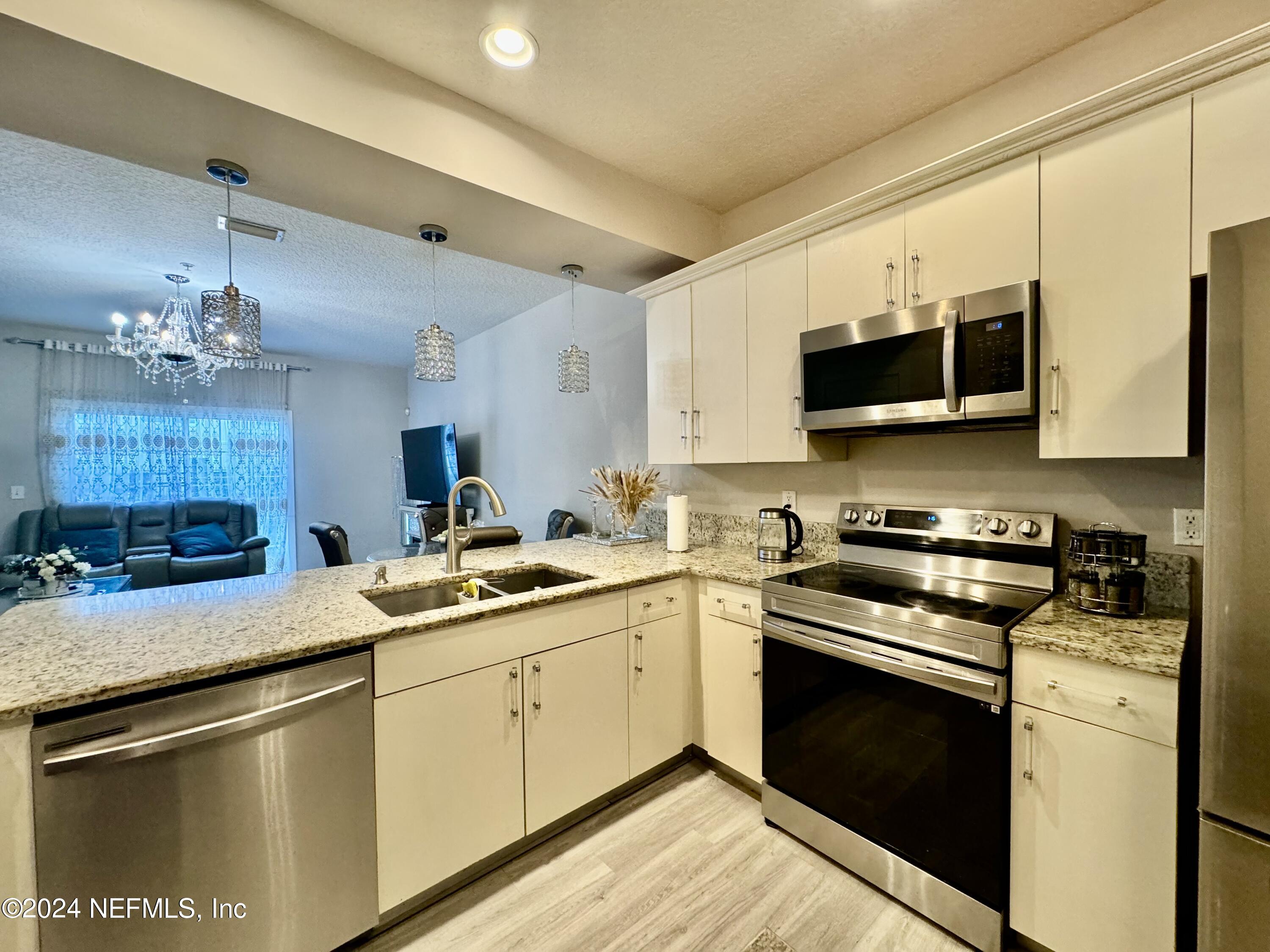 11368 ESTANCIA VILLA Drive 503