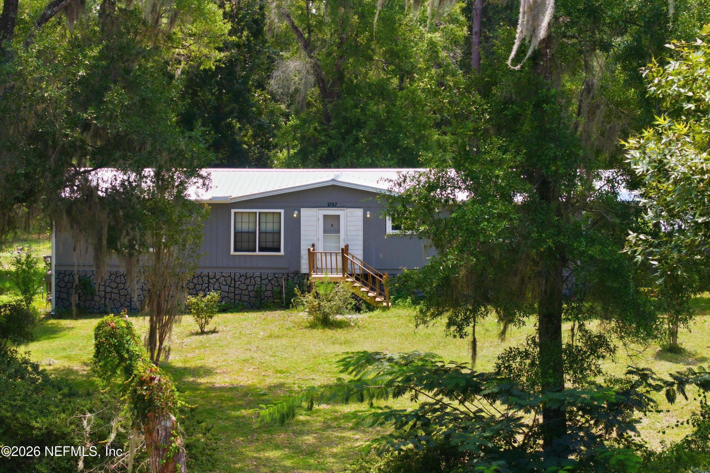 1097 MULBERRY LANDING Road N