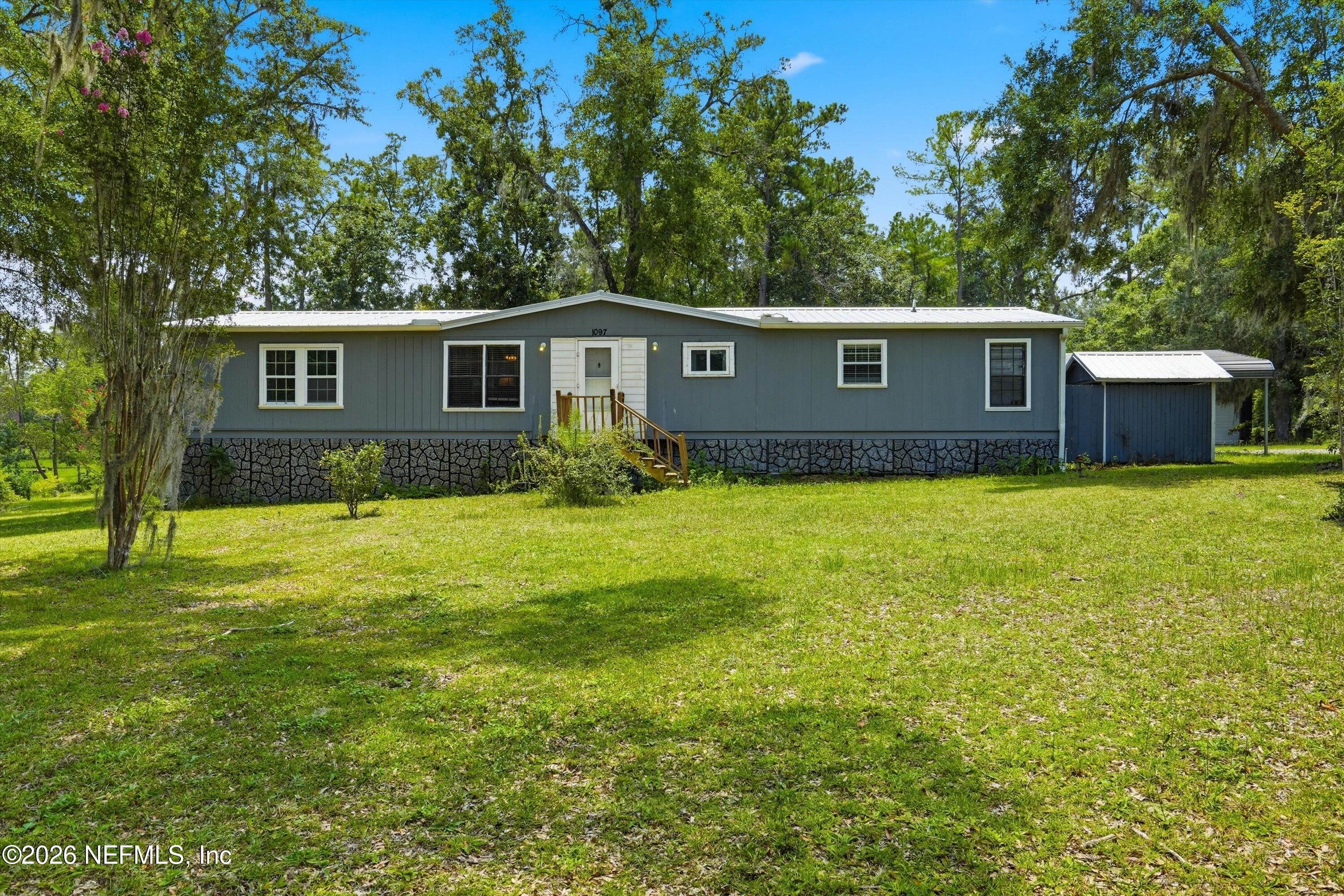 1097 MULBERRY LANDING Road N