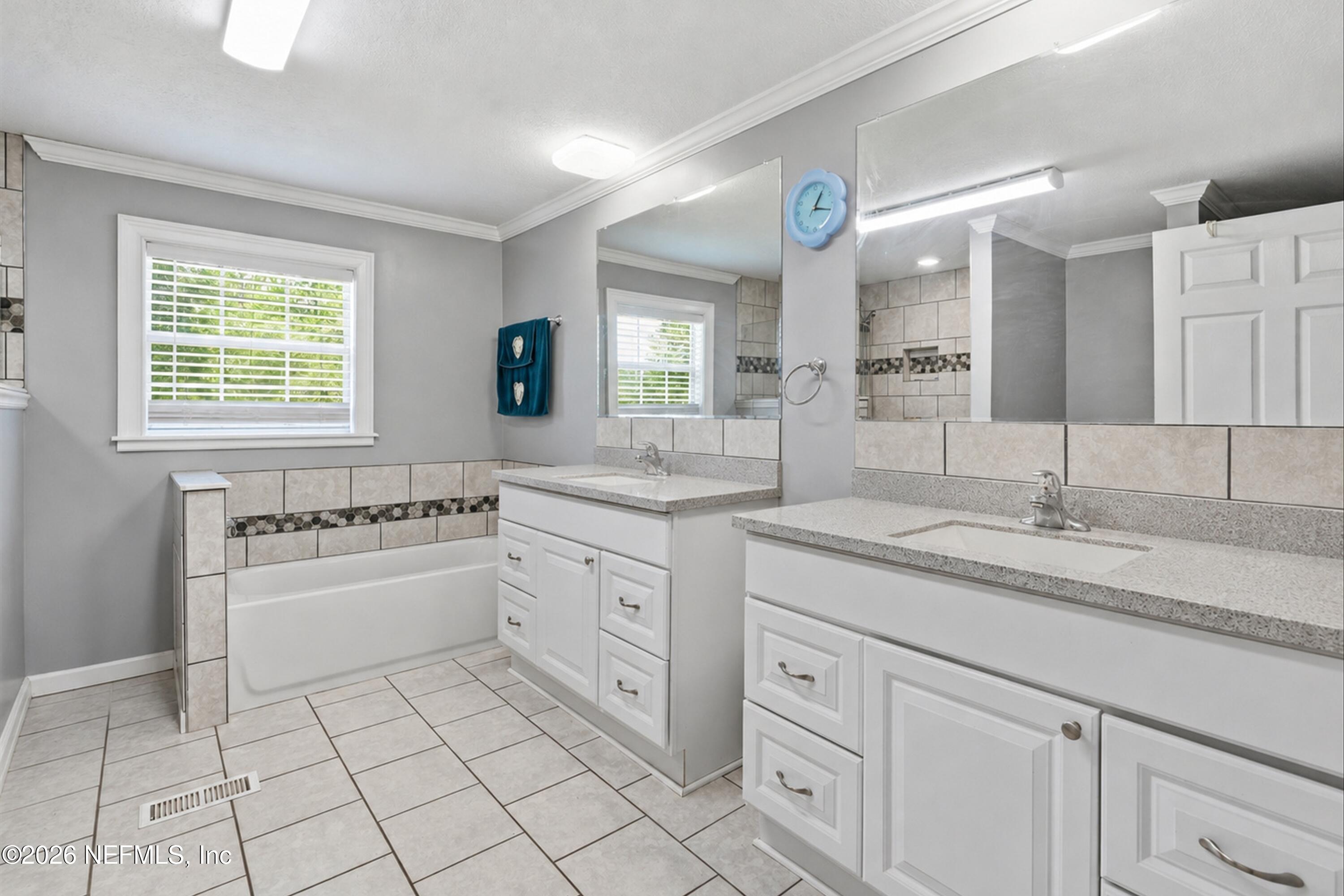 1097 MULBERRY LANDING Road N