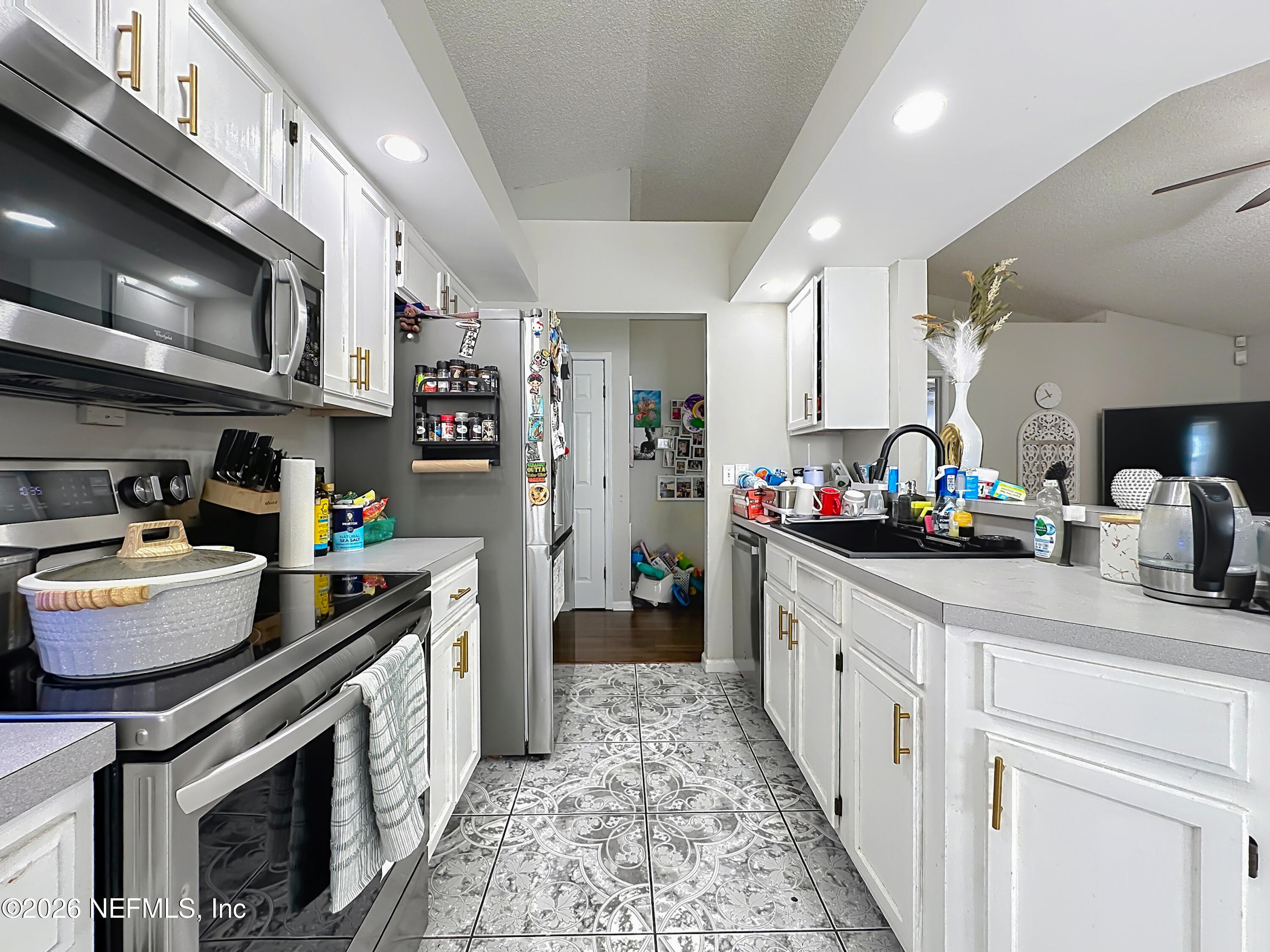 3346 DEERFIELD POINTE Drive